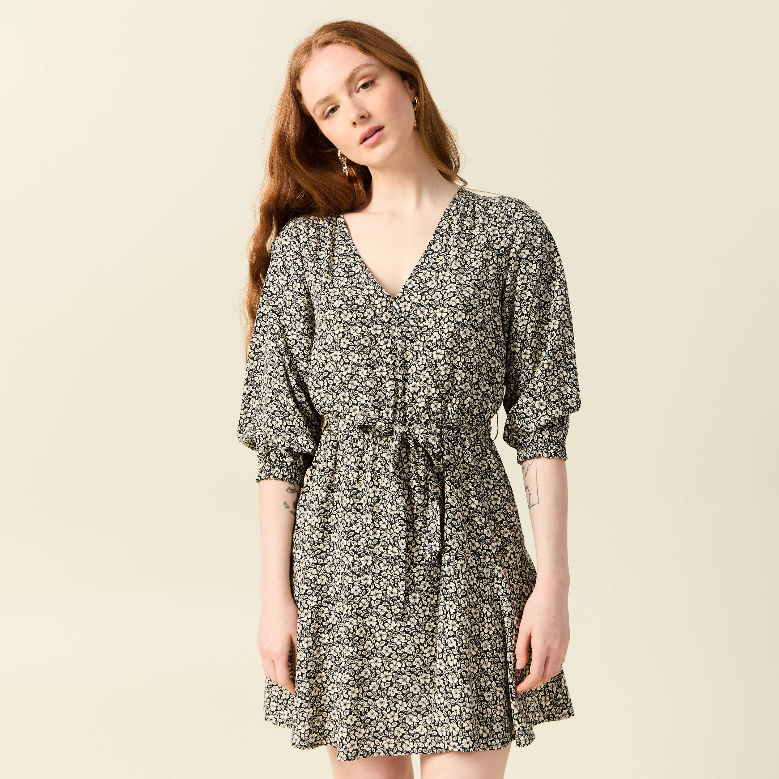 Robe &eacute;vas&eacute;e fluide manches 3/4 noir femme