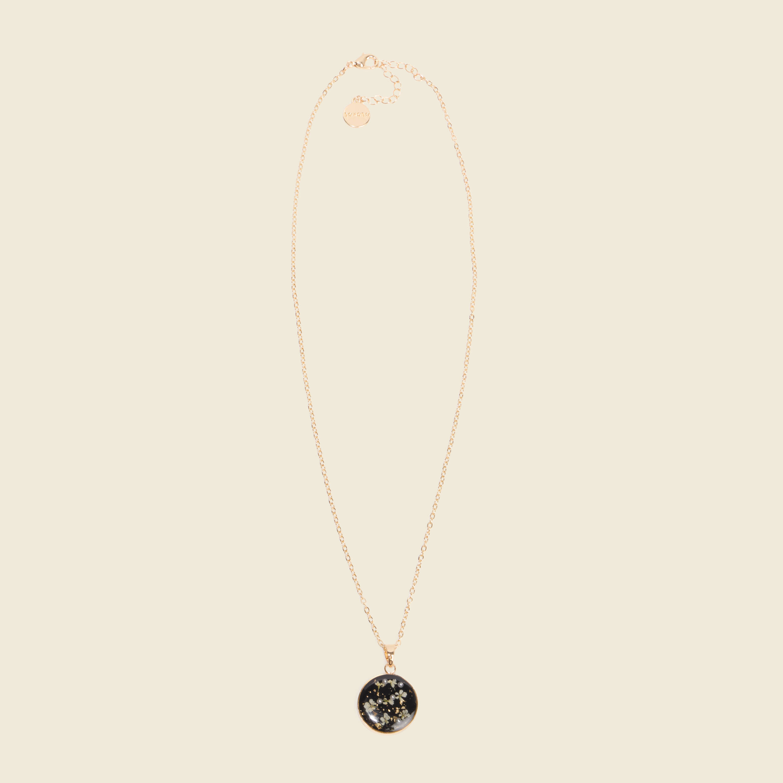 Collier avec pendentif noir femme