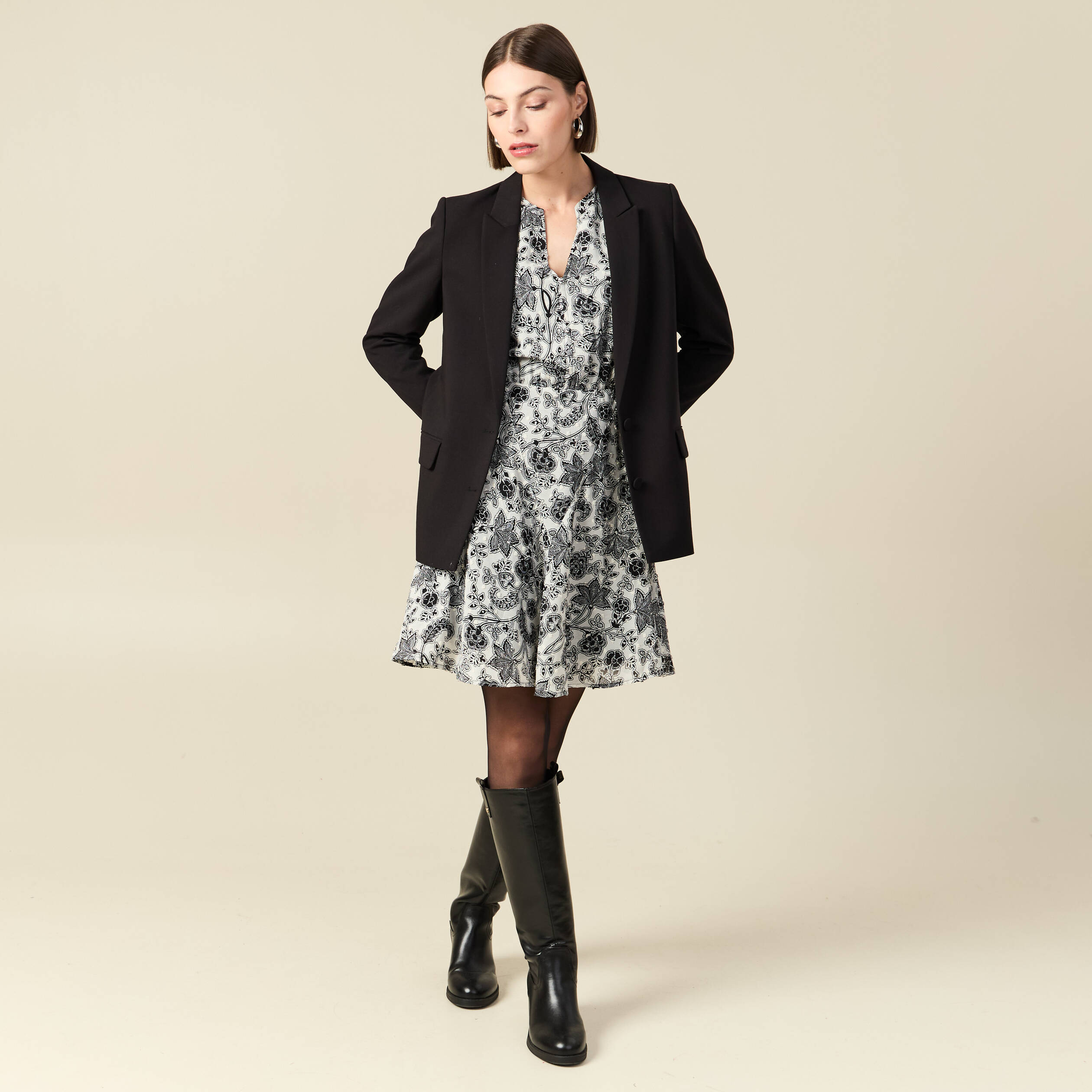 Robe fluide col v manches longues blanc femme