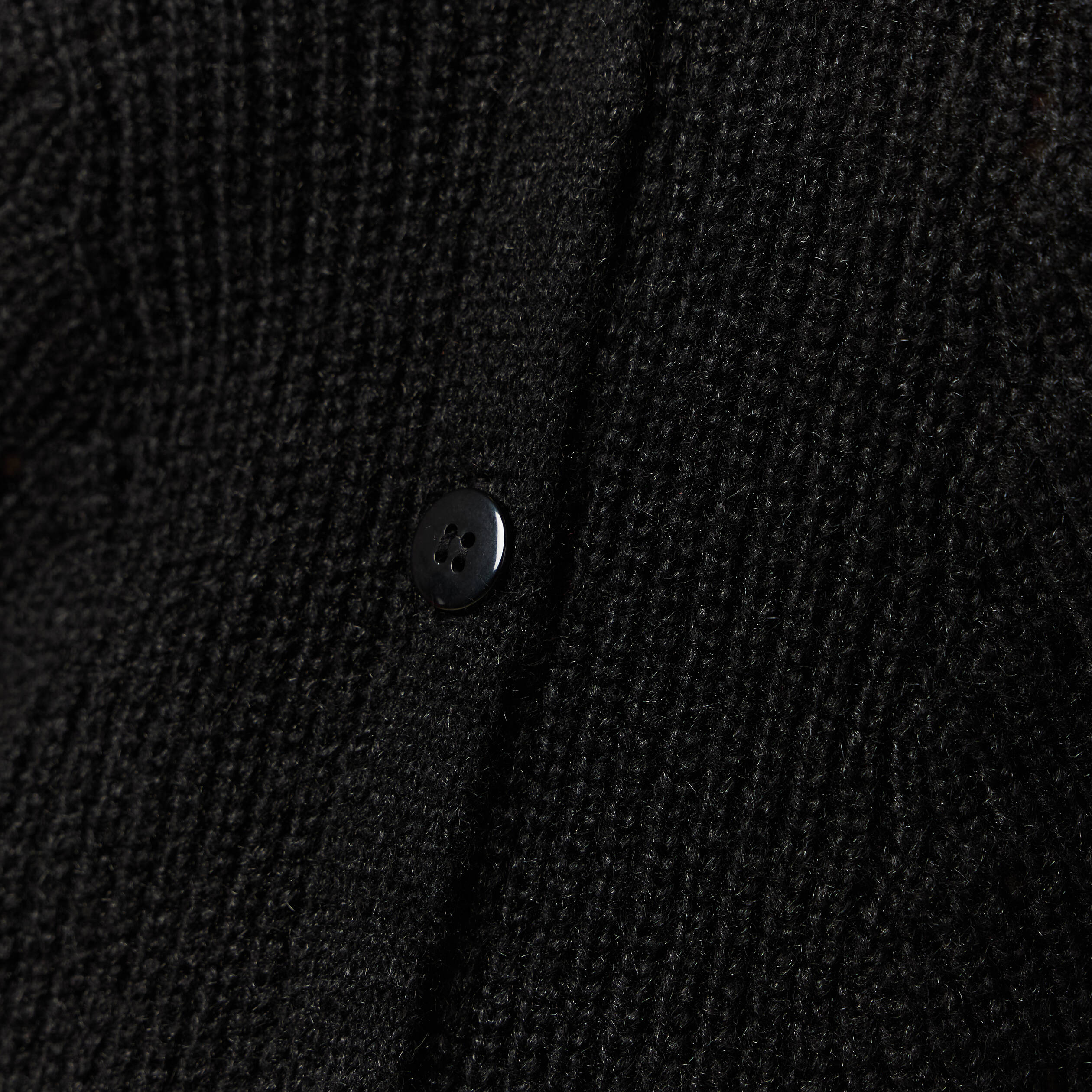 Gilet ajour&eacute; col V manches longues noir femme