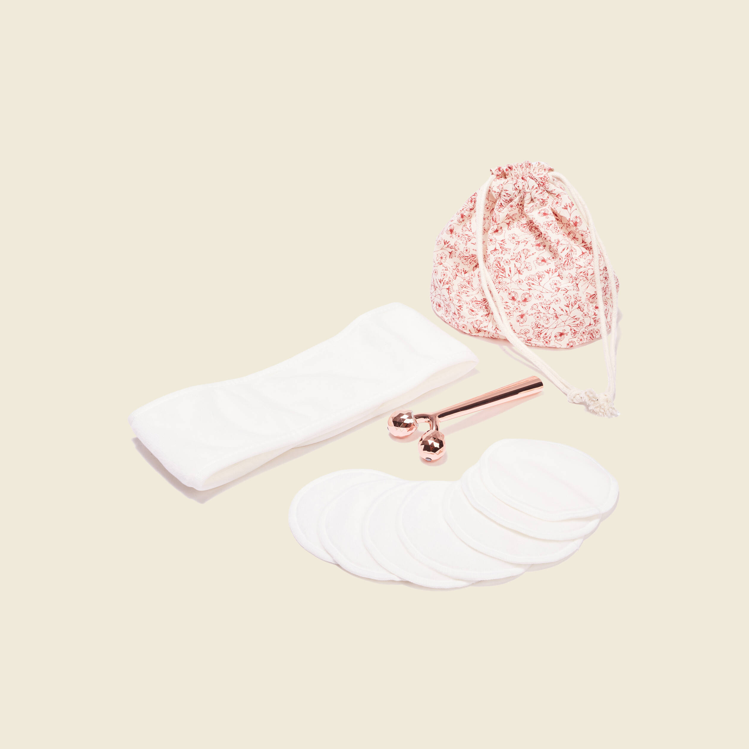 Kit de d&eacute;maquillage massage pour visage ecru femme