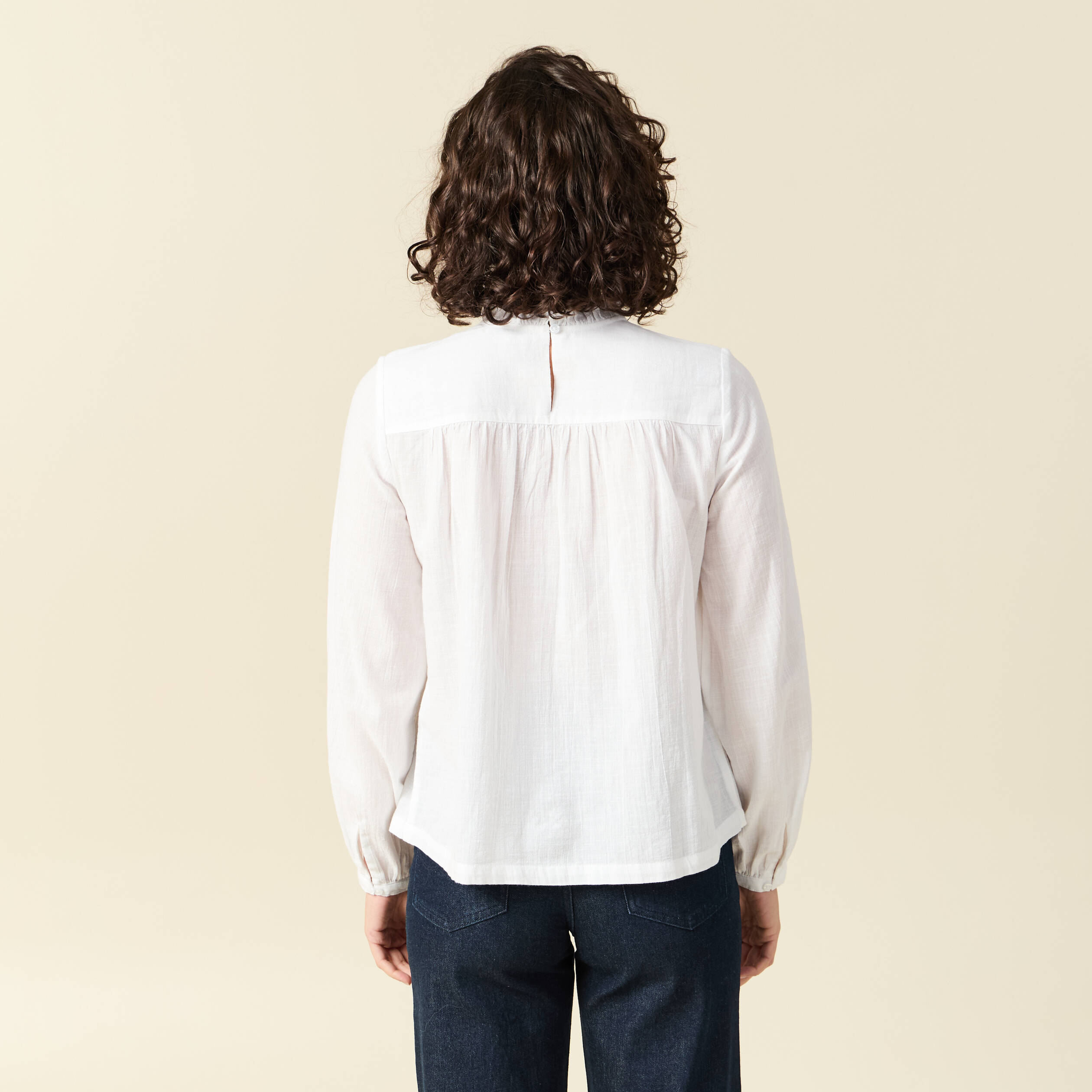 Chemise col montant manches longues ecru femme