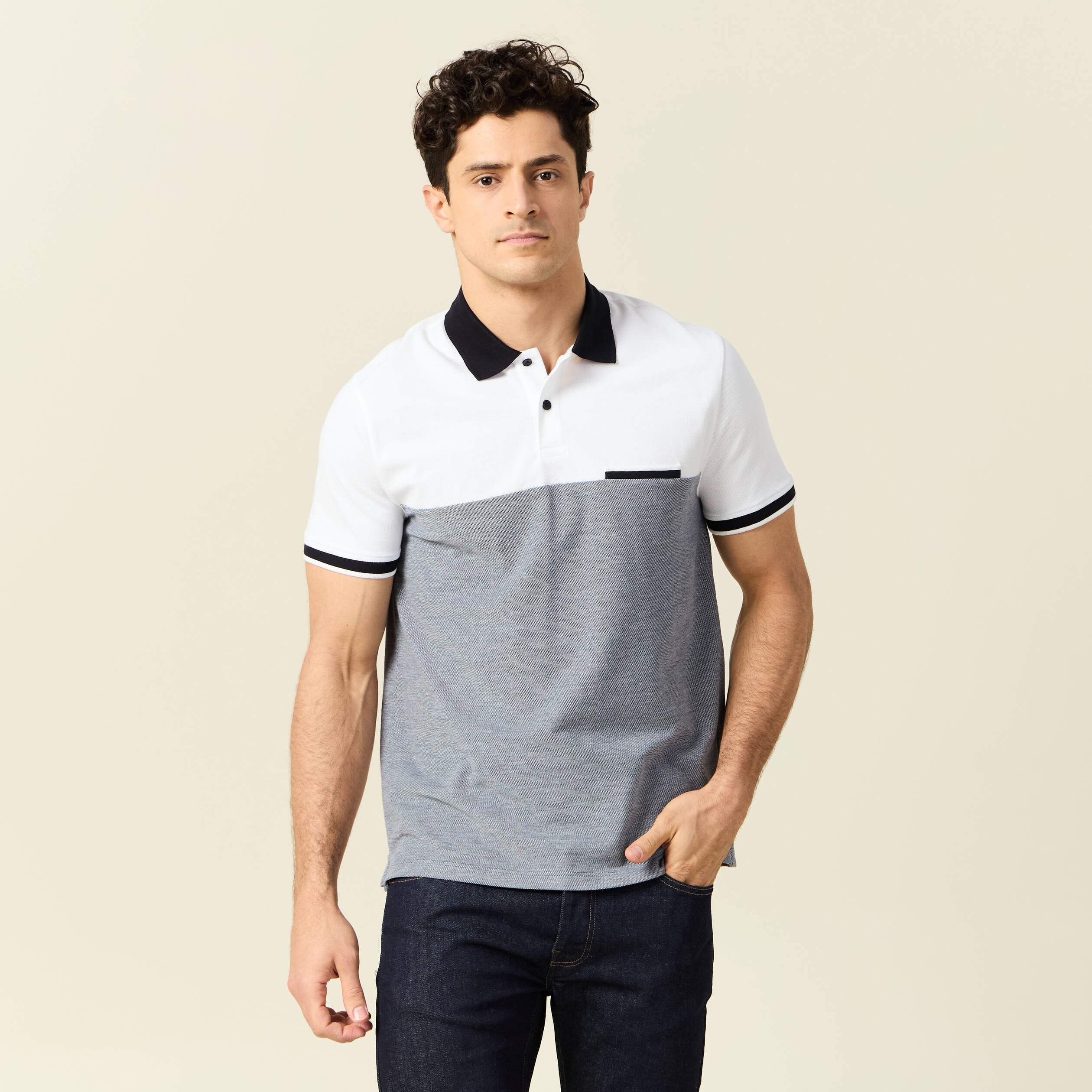 Polo cintr&eacute; manches courtes bleu marine homme