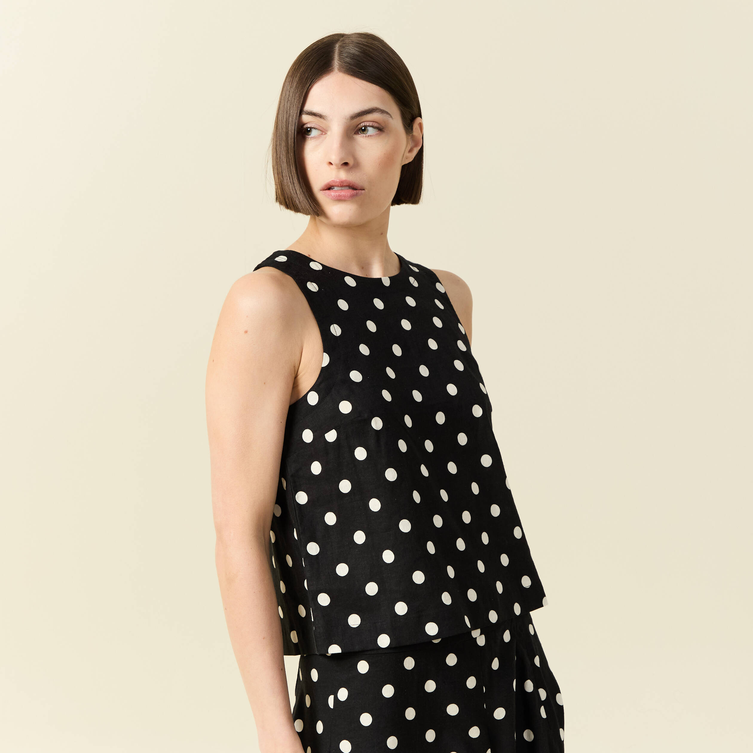 Top sans manches noir femme
