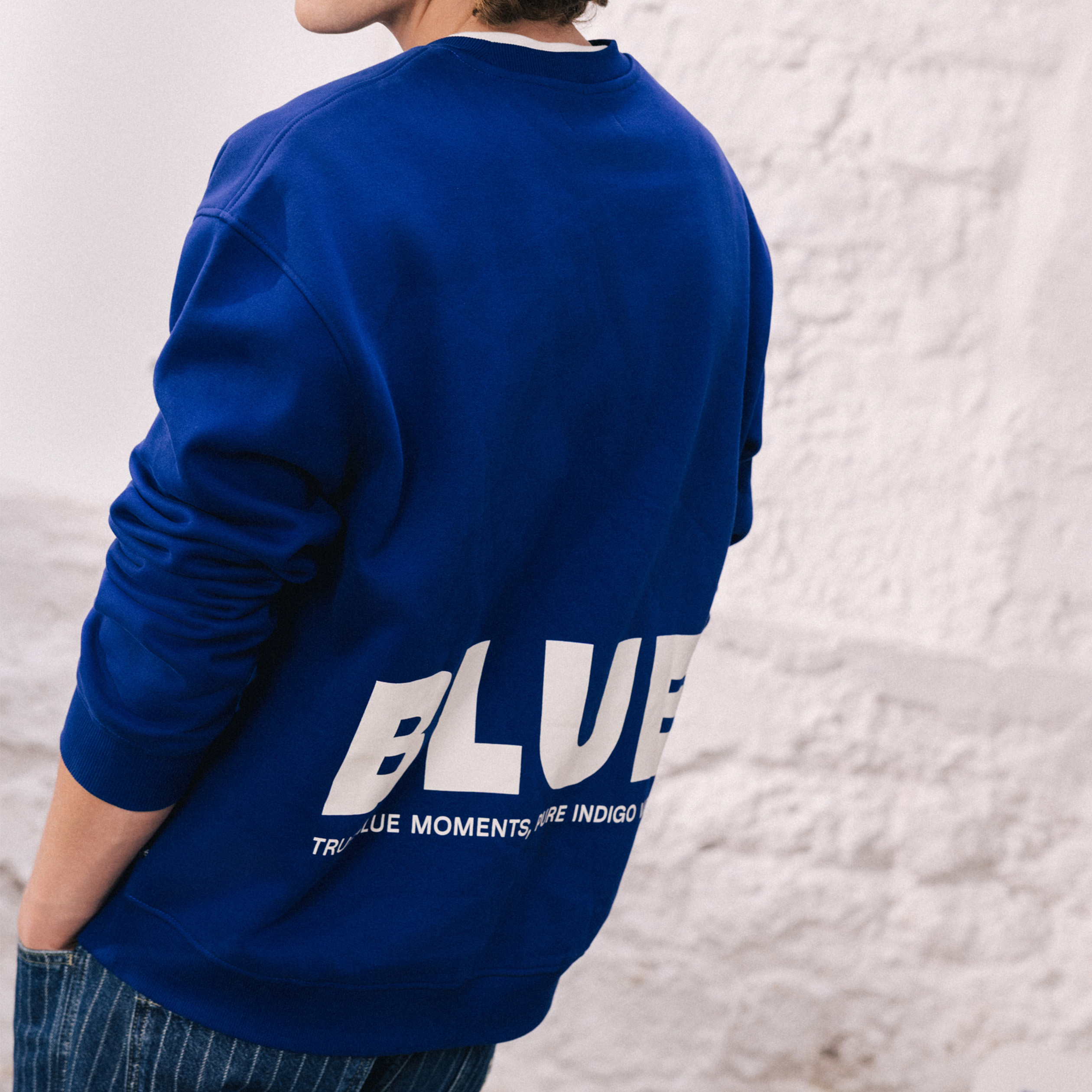 Sweat droit col rond manches longues bleu electrique homme