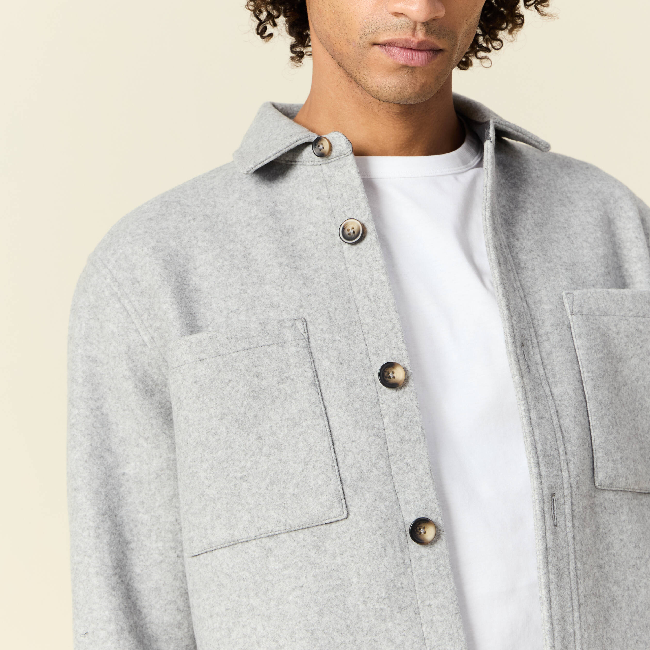 Surchemise boutonn&eacute;e gris fonc&eacute; homme