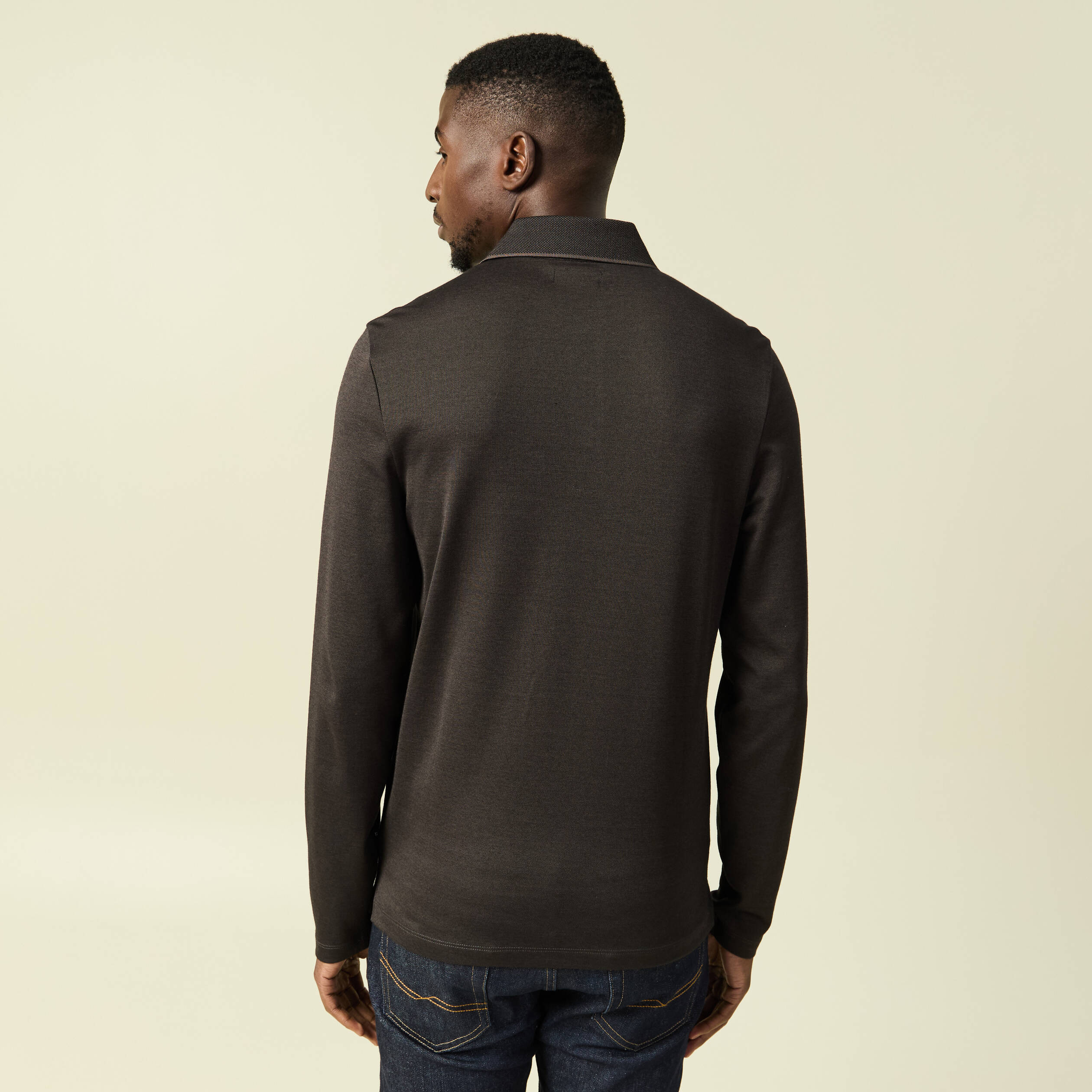 Polo cintr&eacute; manches longues marron fonc&eacute; homme