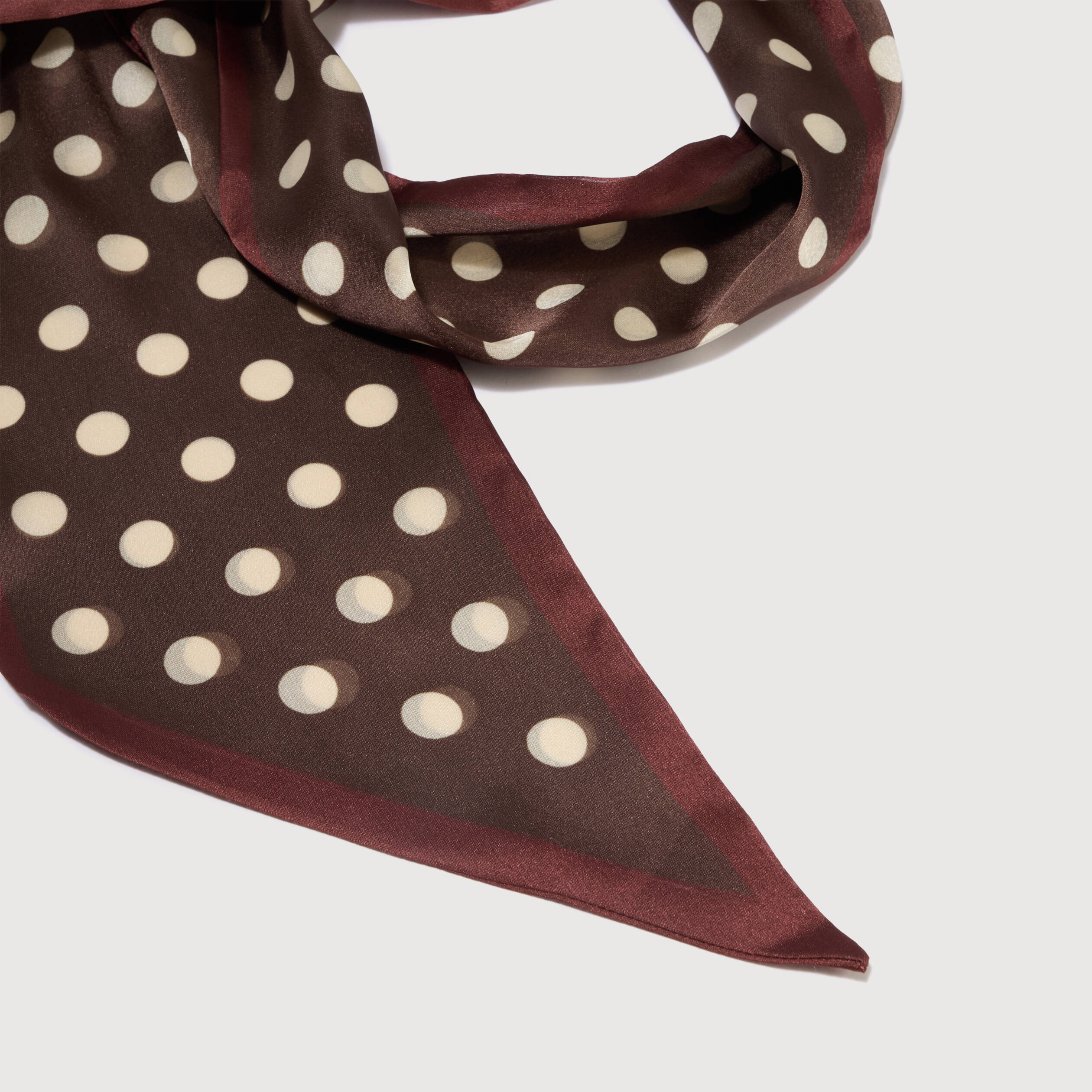 Foulard marron fonc&eacute; femme