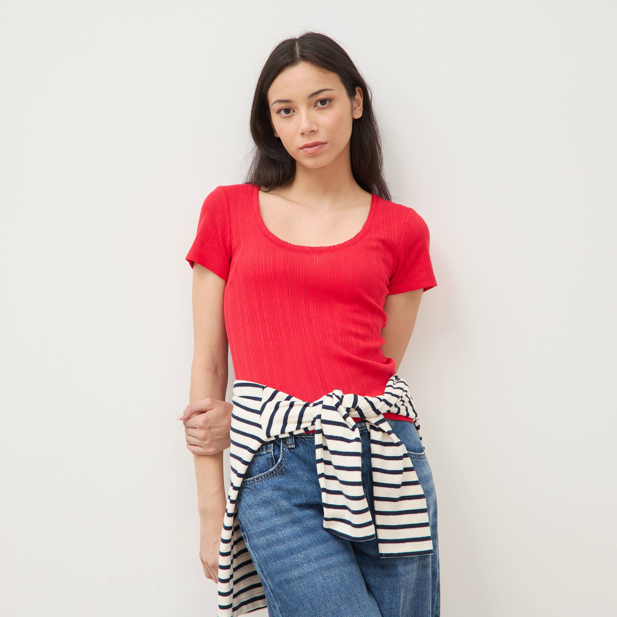 T-shirt ajust&eacute; col rond manches courtes rouge femme