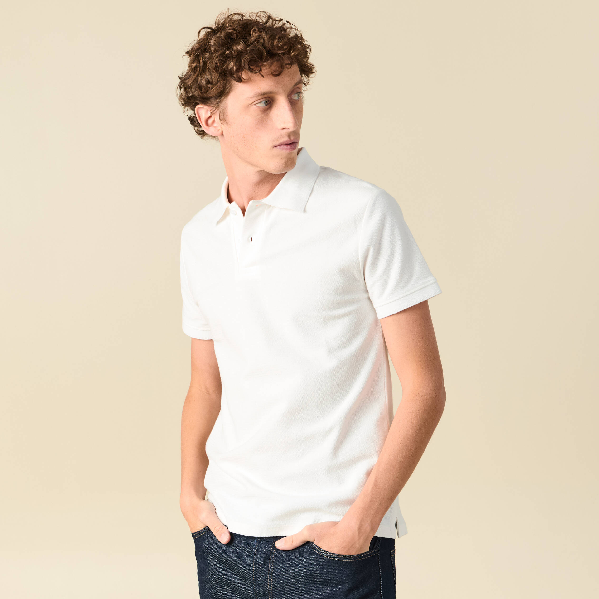 Polo cintr&eacute; manches courtes blanc homme