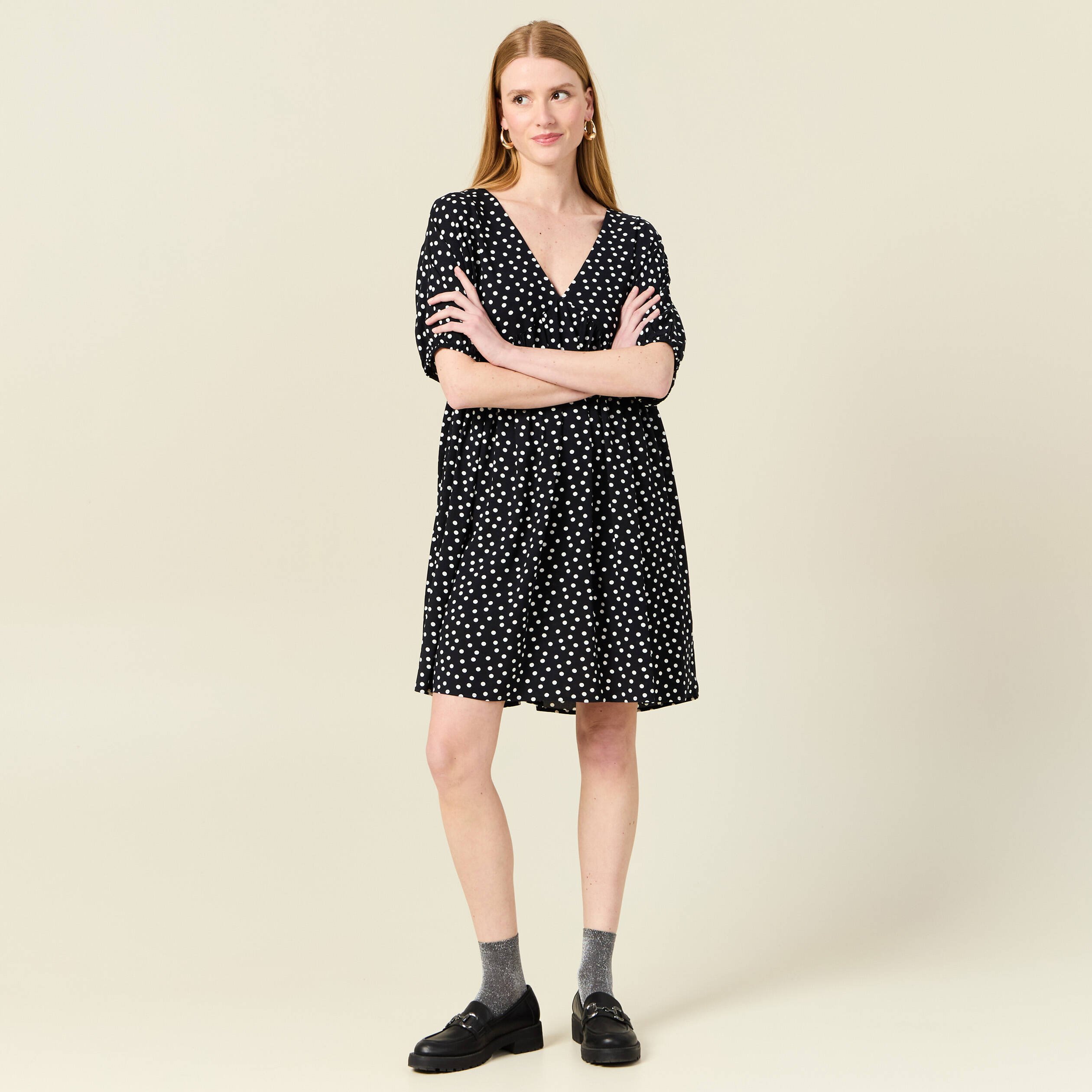 robe evasee fluide col en v noir femme Robe évasée fluide col en V noir femme