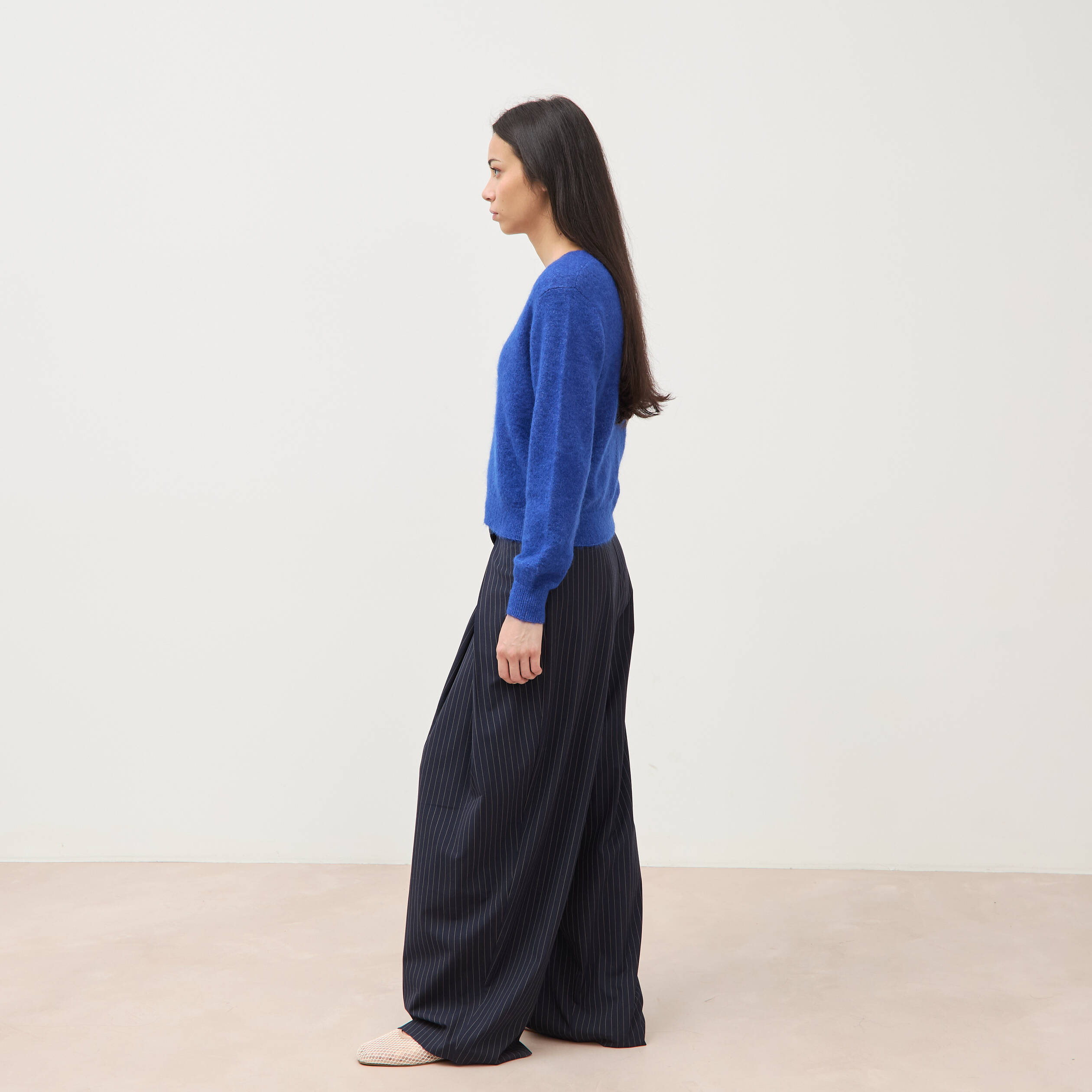 Pull droit col v manches longues bleu electrique femme