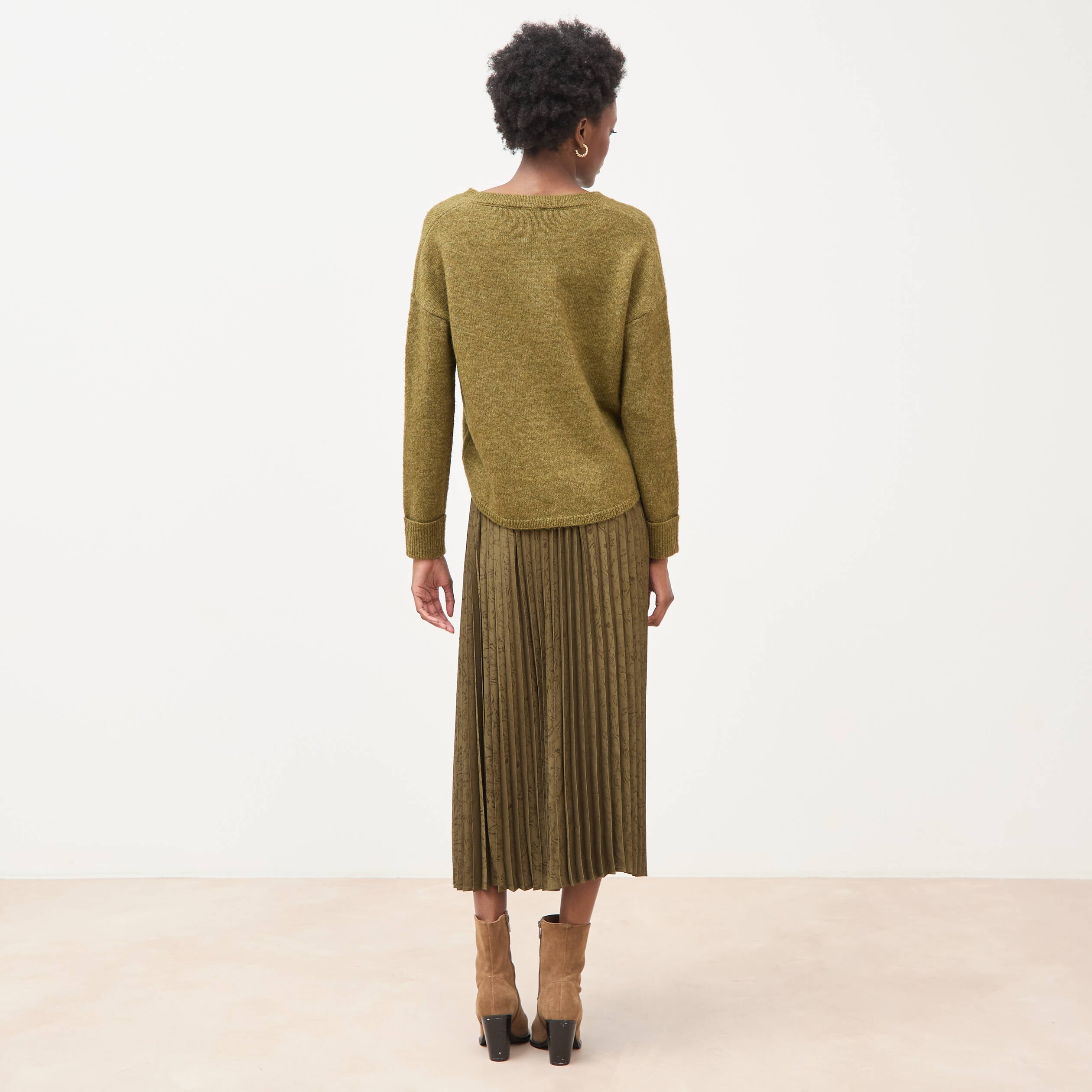 Pull droit col v manches longues vert kaki femme