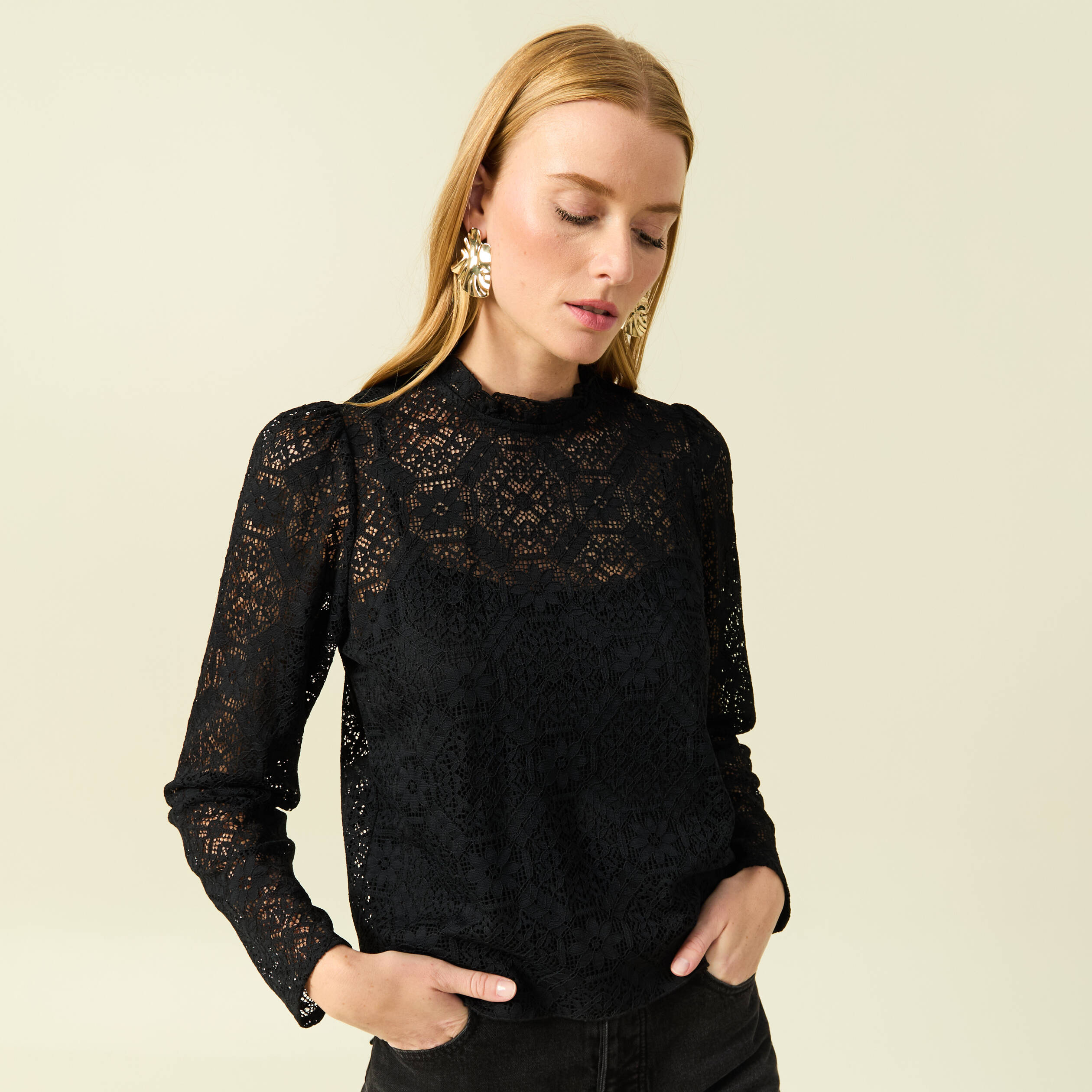 T-shirt droit court manches longues noir femme