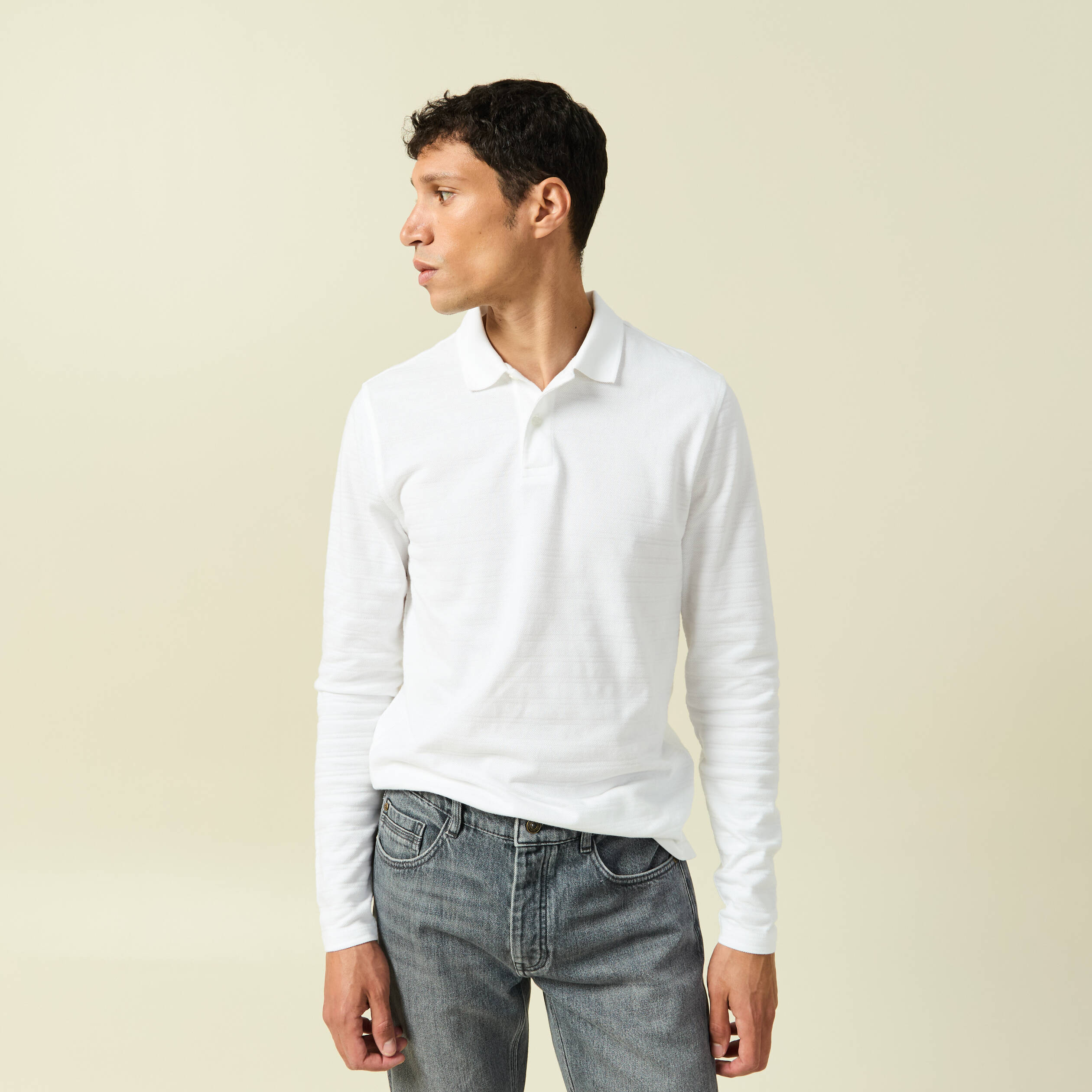 Polo cintr&eacute; manches longues en coton blanc homme