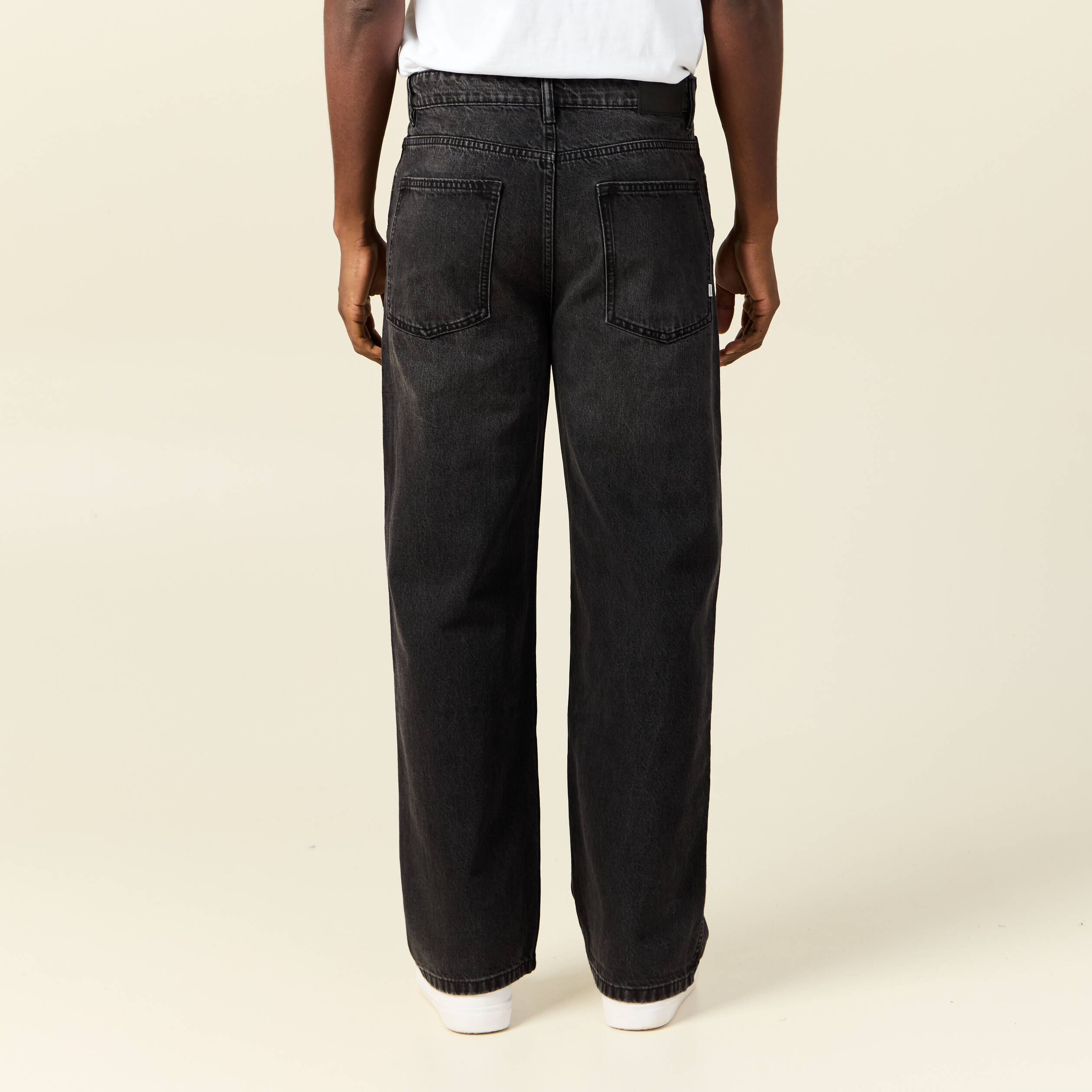 jeans loose 5 poches denim noir homme Jeans loose 5 poches denim noir homme