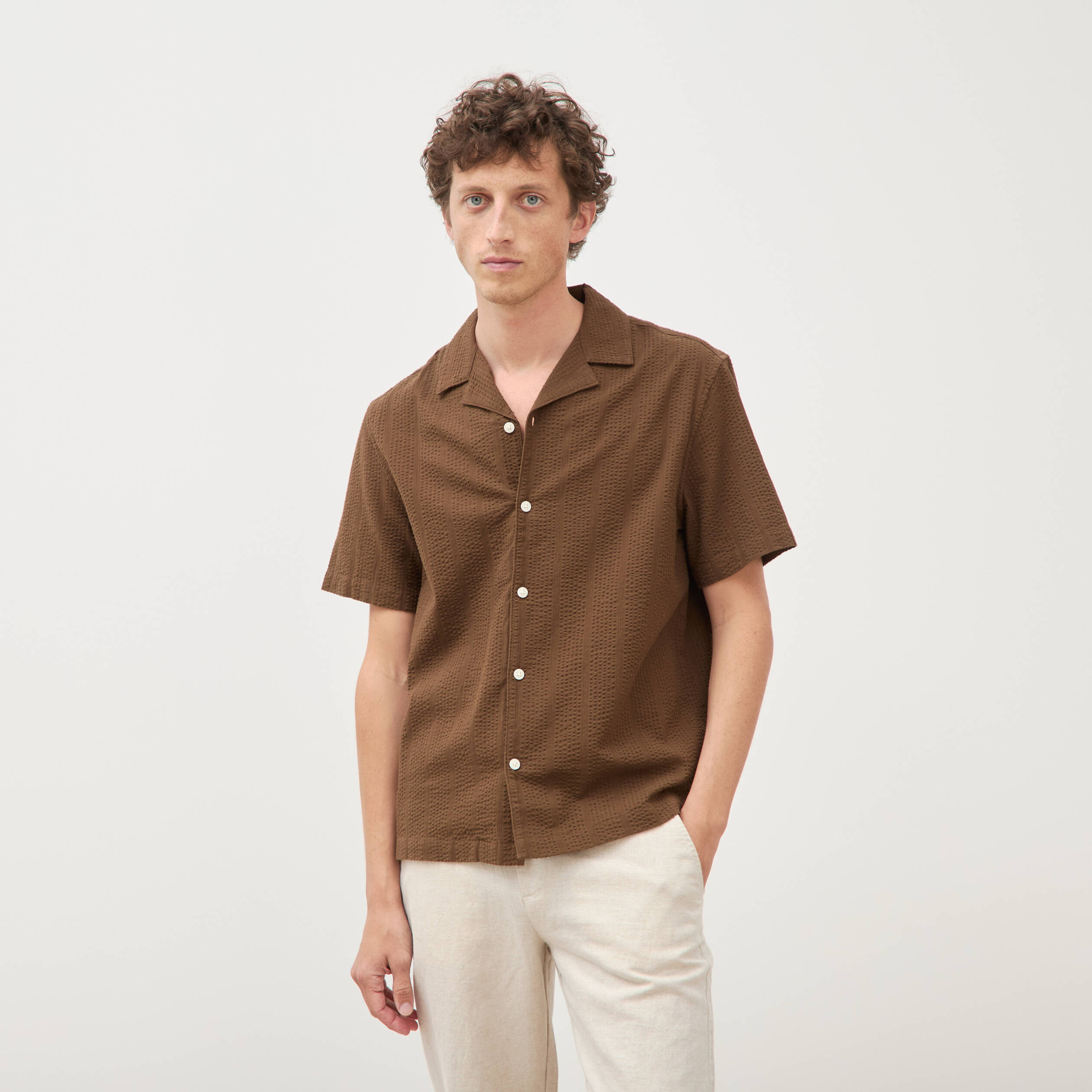 Chemise manches courtes col tailleur taupe homme