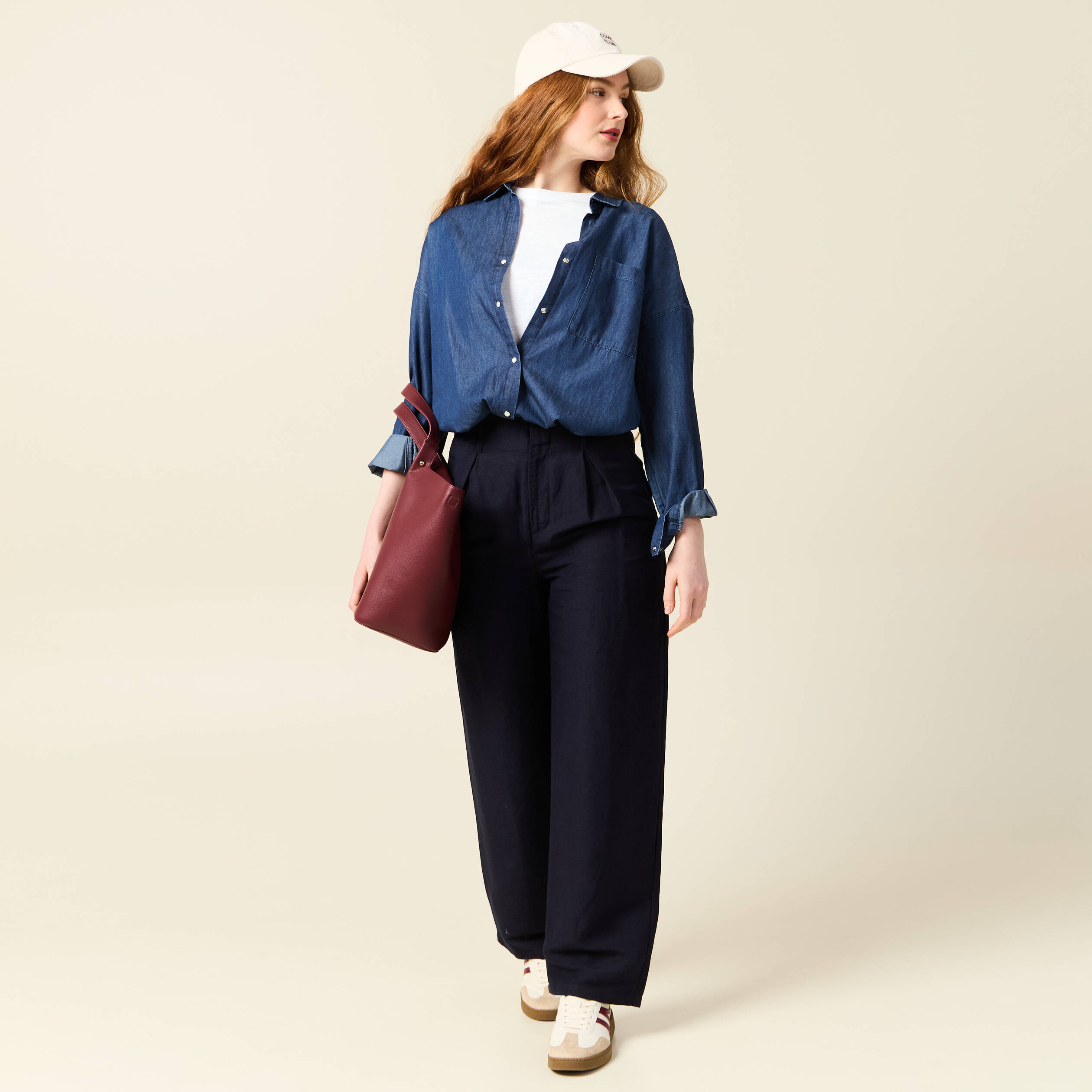 Pantalon large &agrave; pinces bleu fonc&eacute; femme