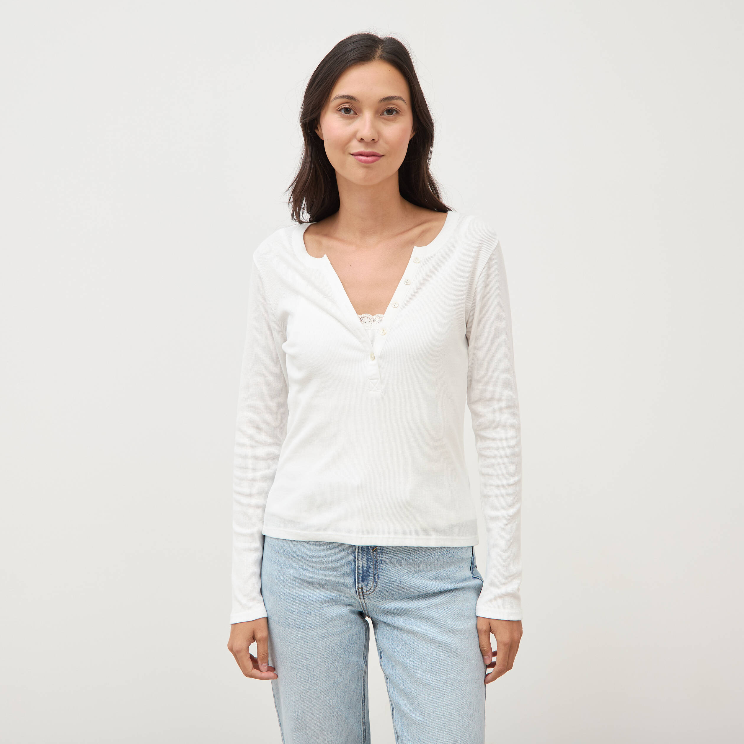 T-shirt cintr&eacute; manches longues ecru femme