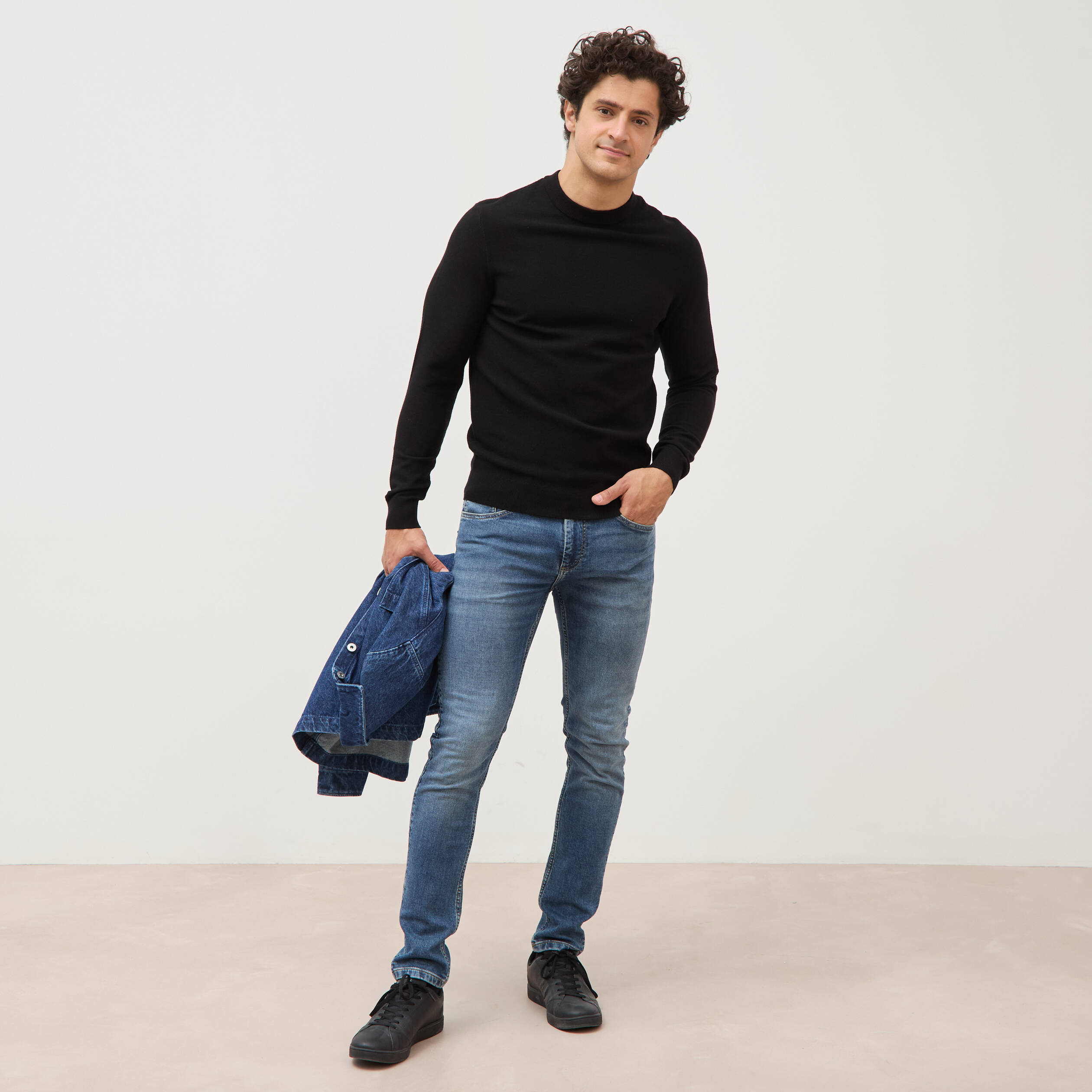 Pull manches longues col rond noir homme