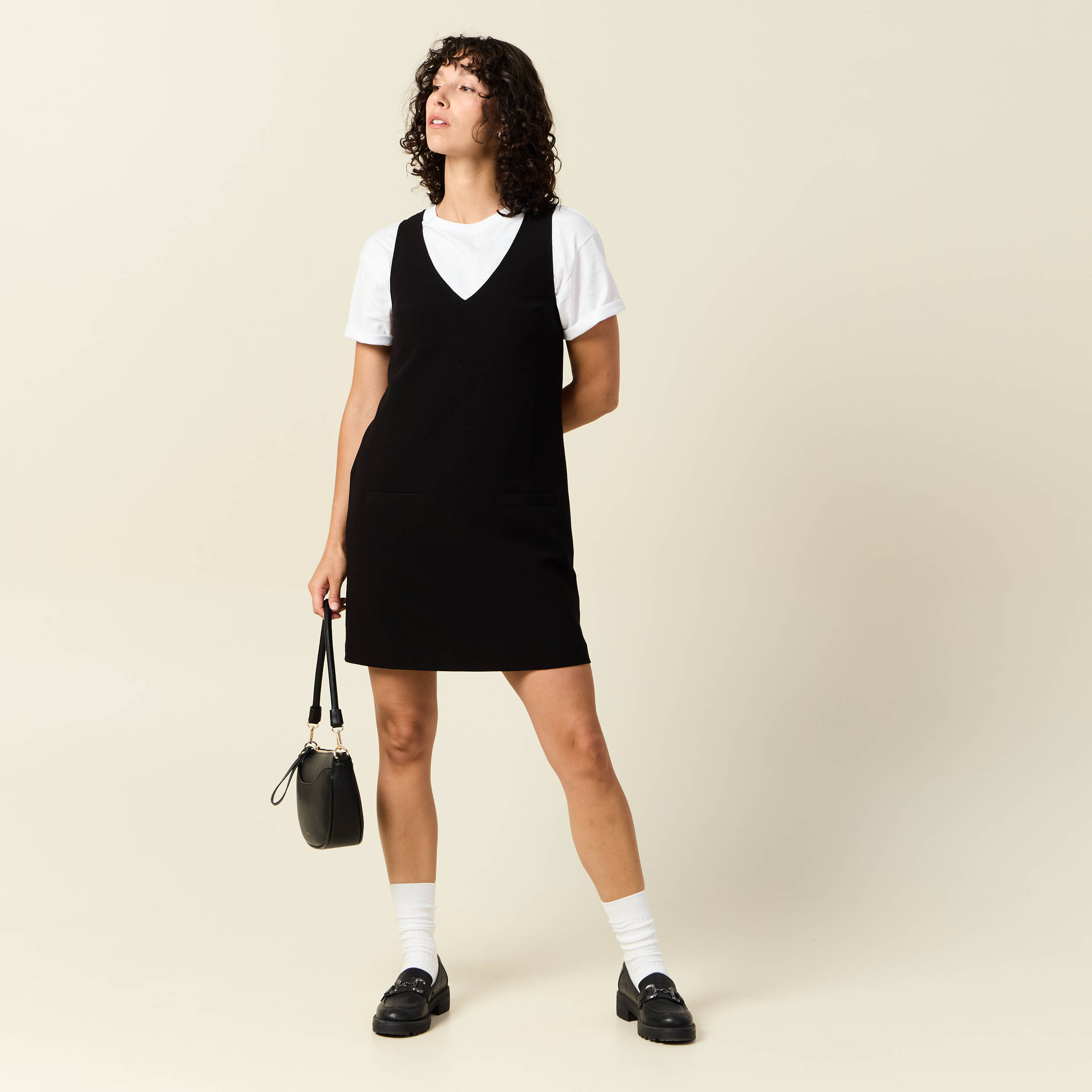 Robe chasuble trap&egrave;ze noir femme