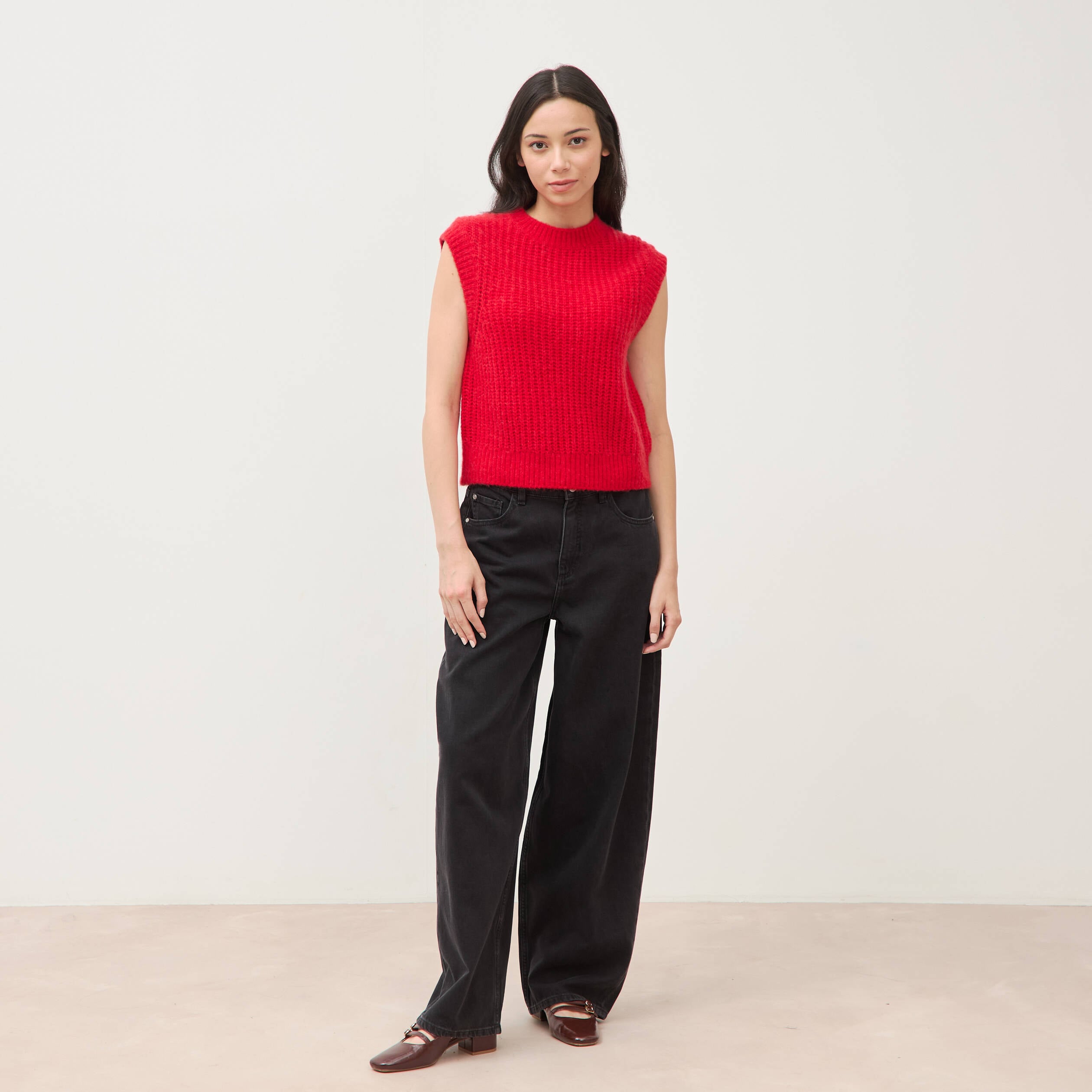 Pull droit sans manches col rond rouge femme