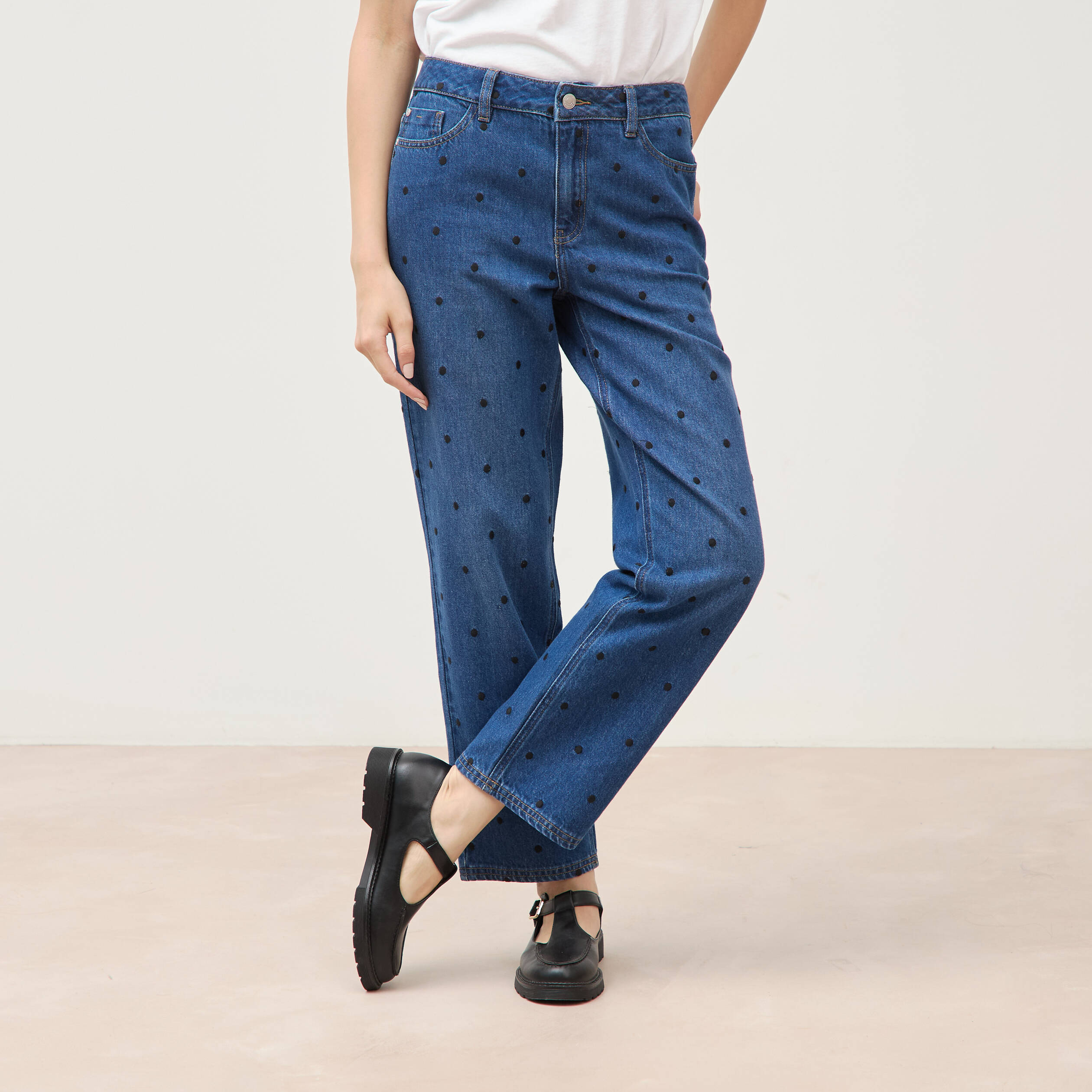 Jeans straight taille haute broderie bleu clair femme