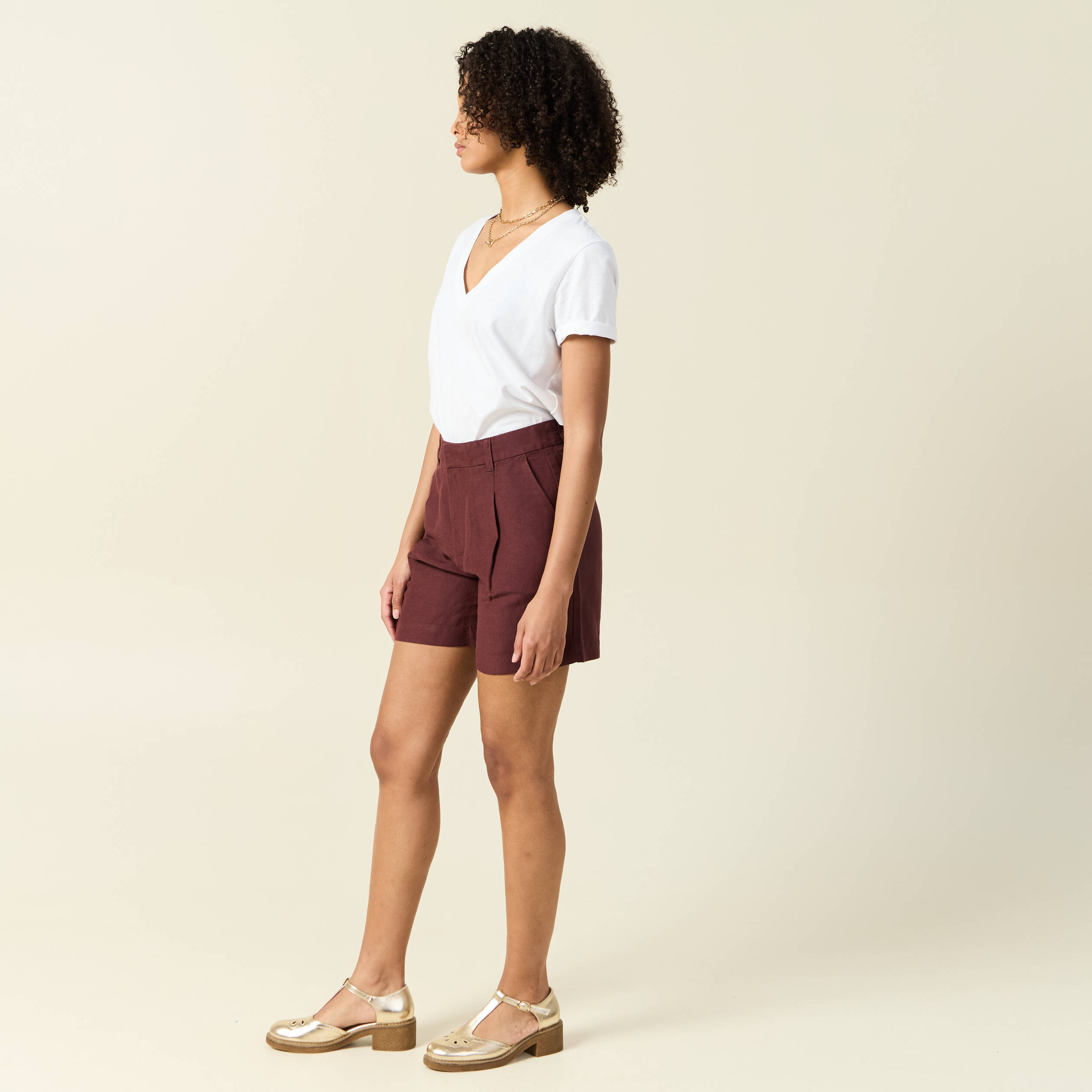 short droit avec pinces bordeaux femme Short droit avec pinces bordeaux femme