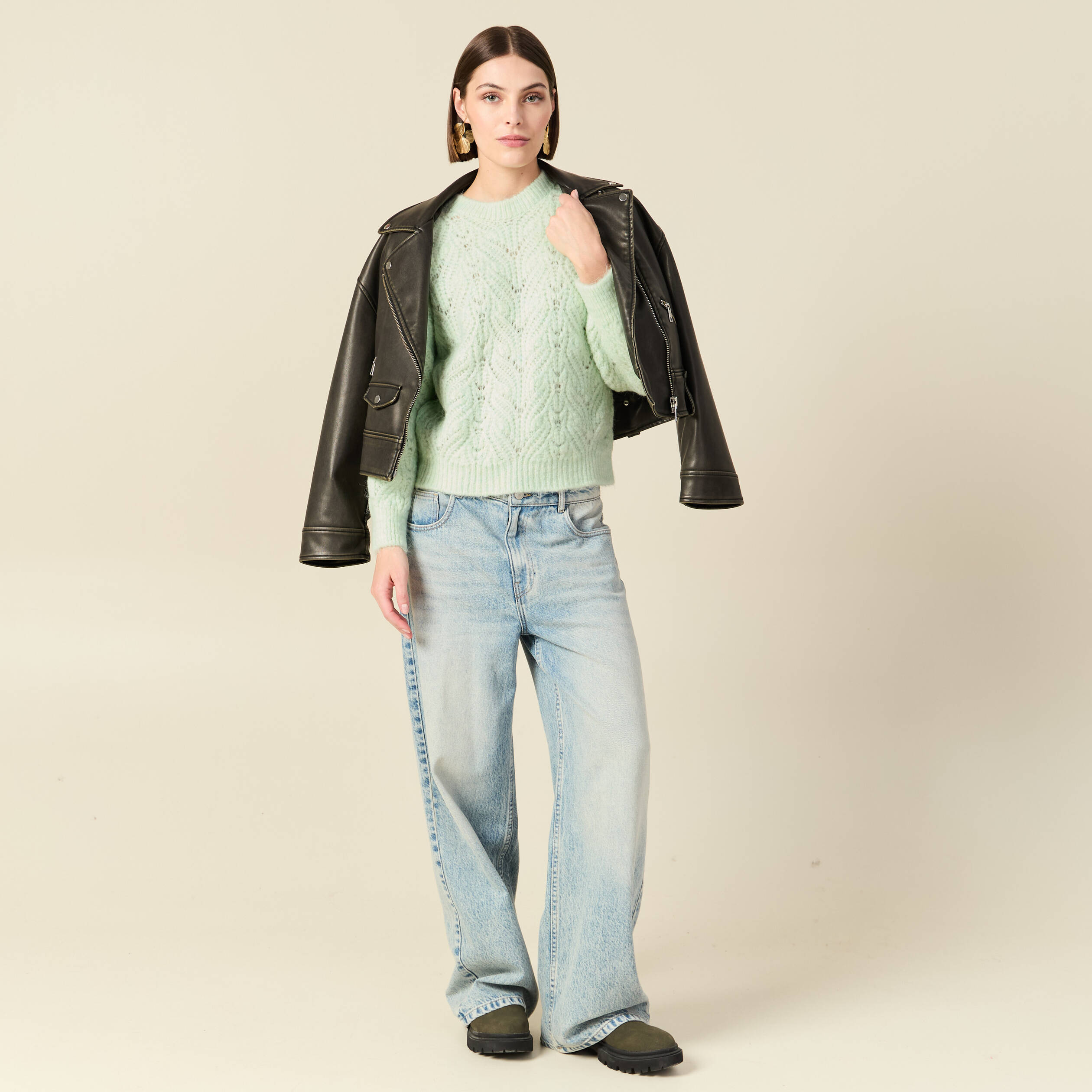 Pull ajour&eacute; droit court manches longues vert pastel femme