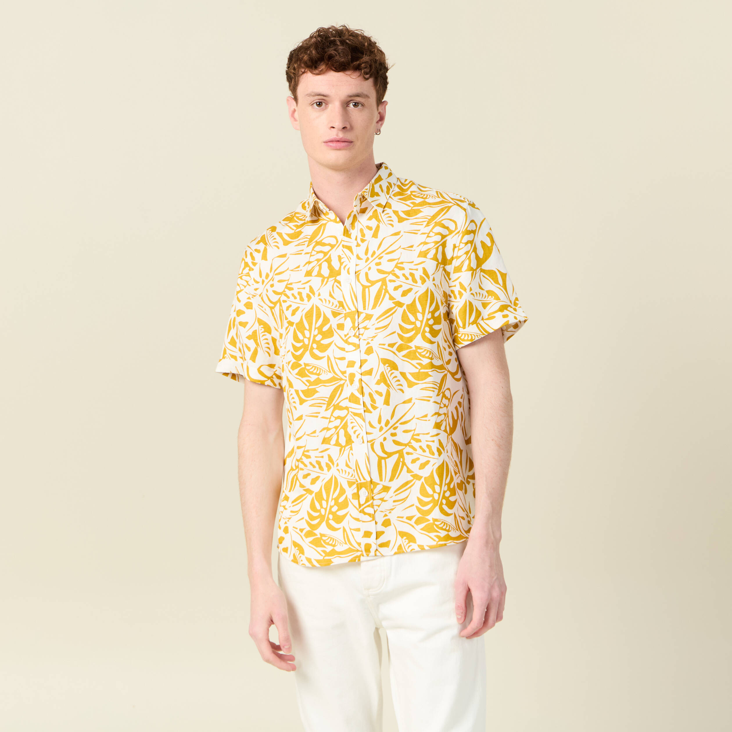 Chemise manches courtes fluide jaune fonc&eacute; homme
