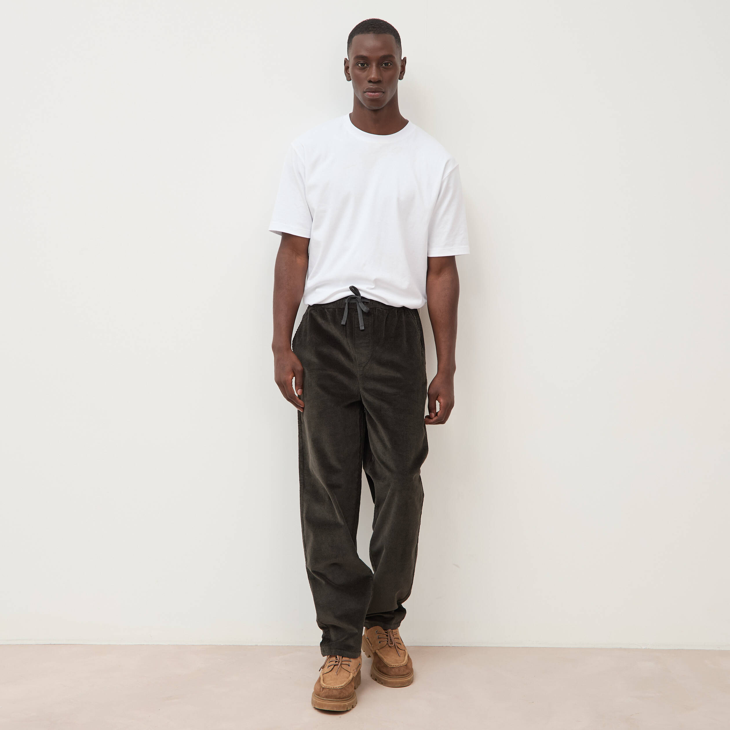 Pantalon large en velours vert kaki homme