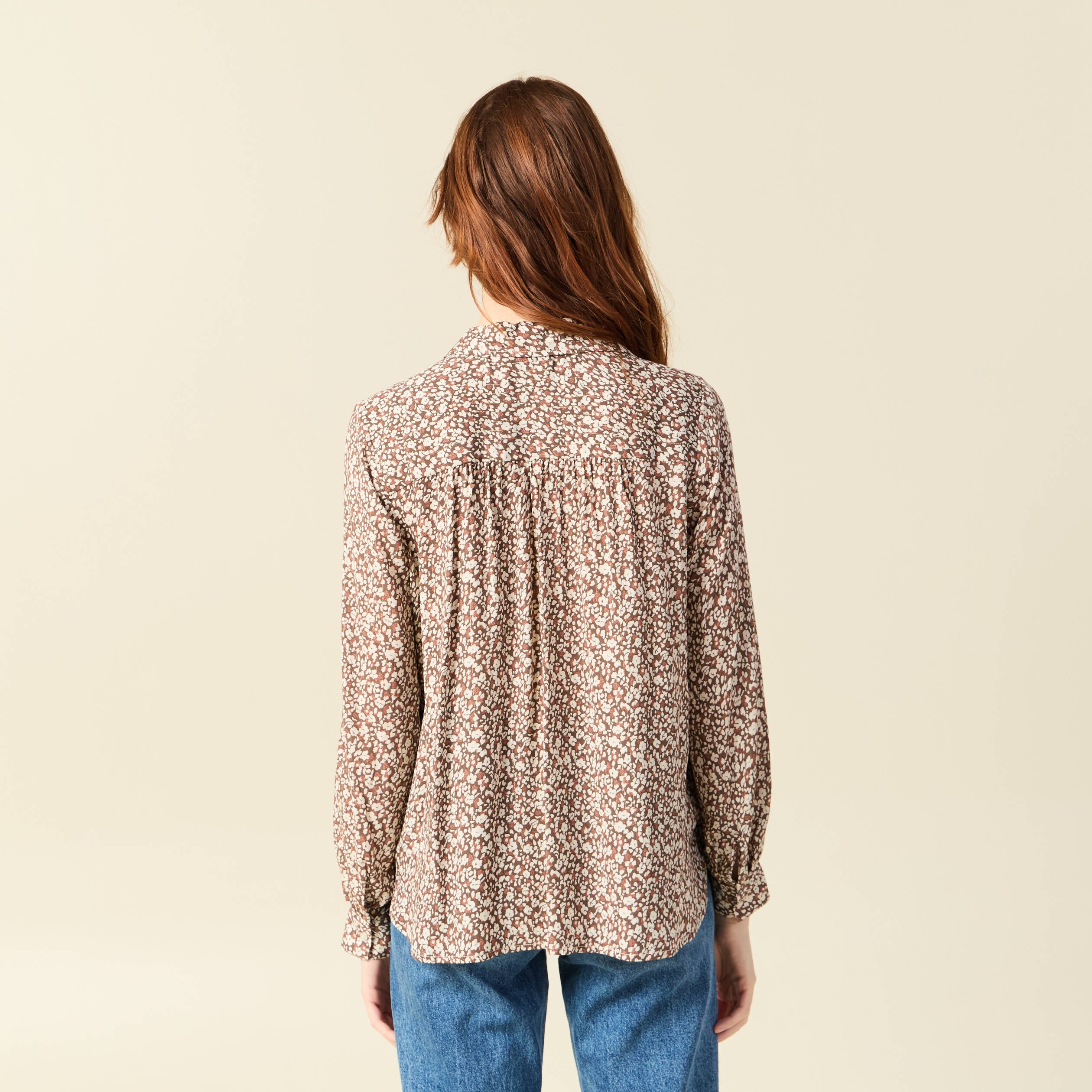 Blouse droite courte manches longues marron femme