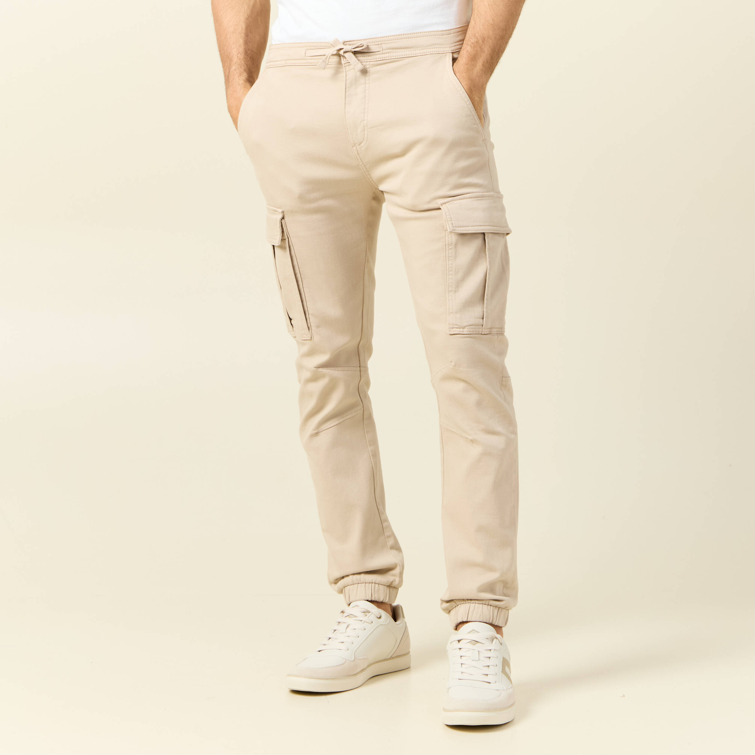 Pantalon battle bas resserr&eacute; beige homme