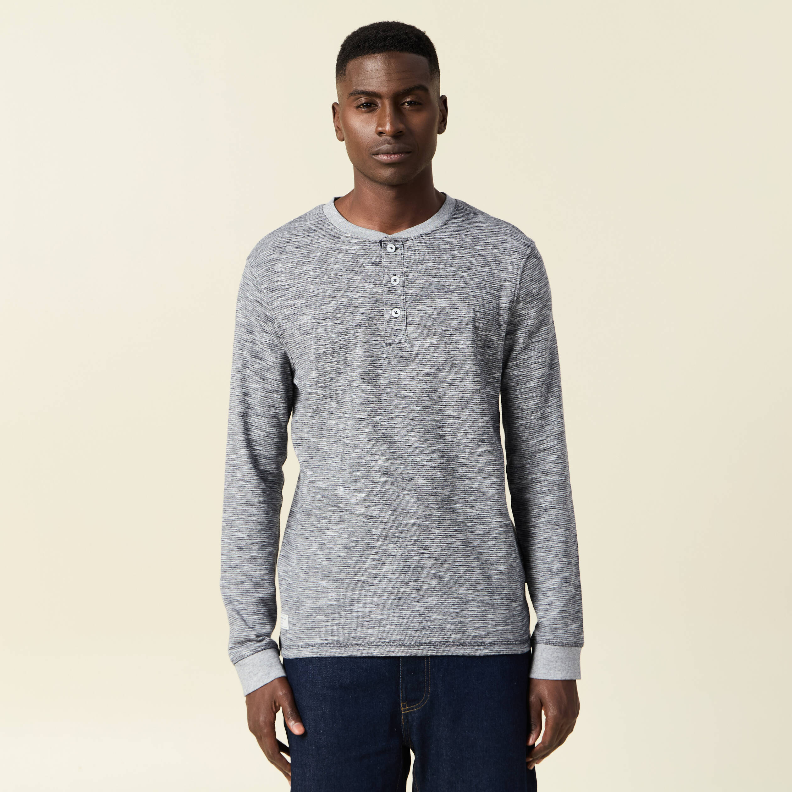 T-shirt en coton manches longues bleu fonc&eacute; homme