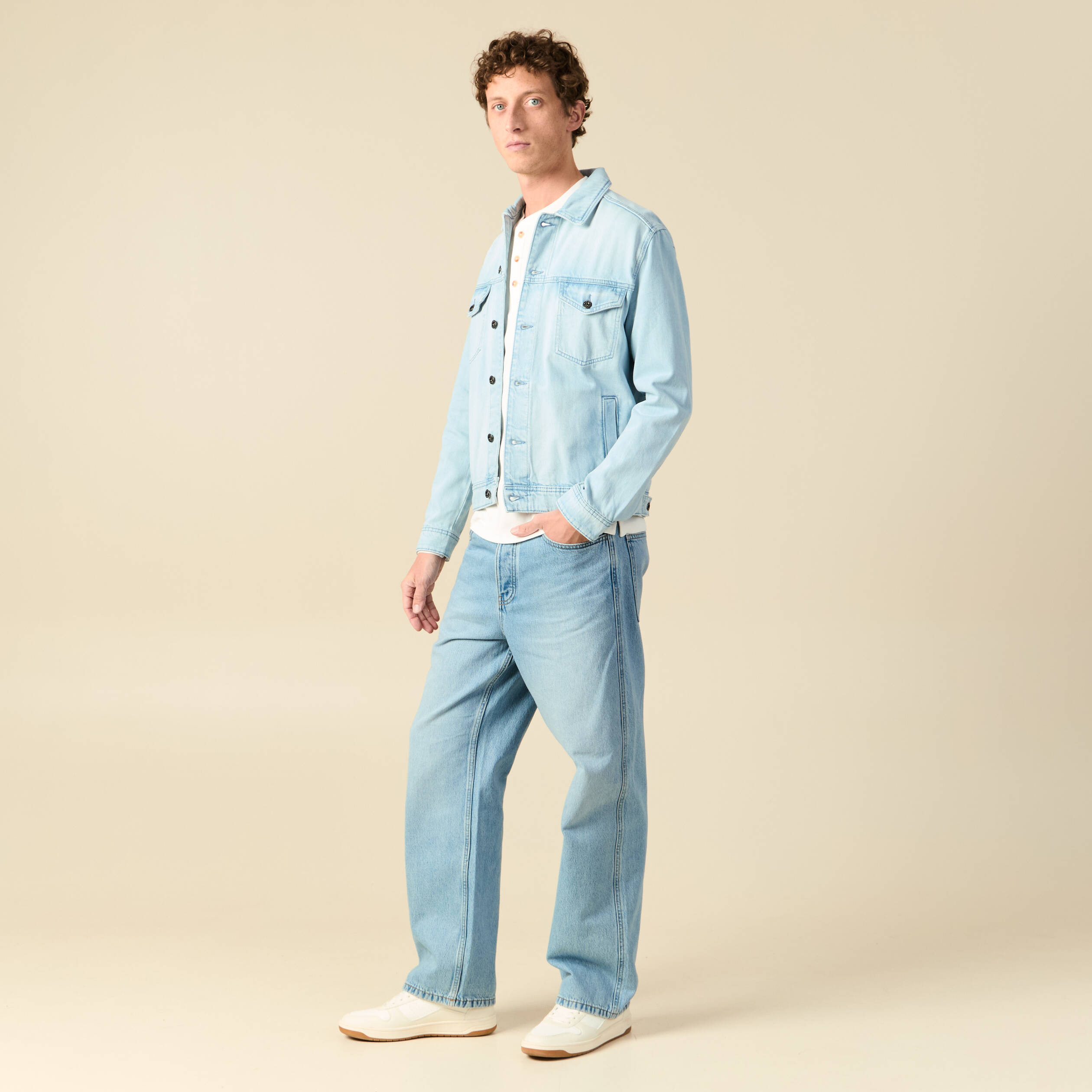 T-shirt cintr&eacute; en coton manches longues ecru homme