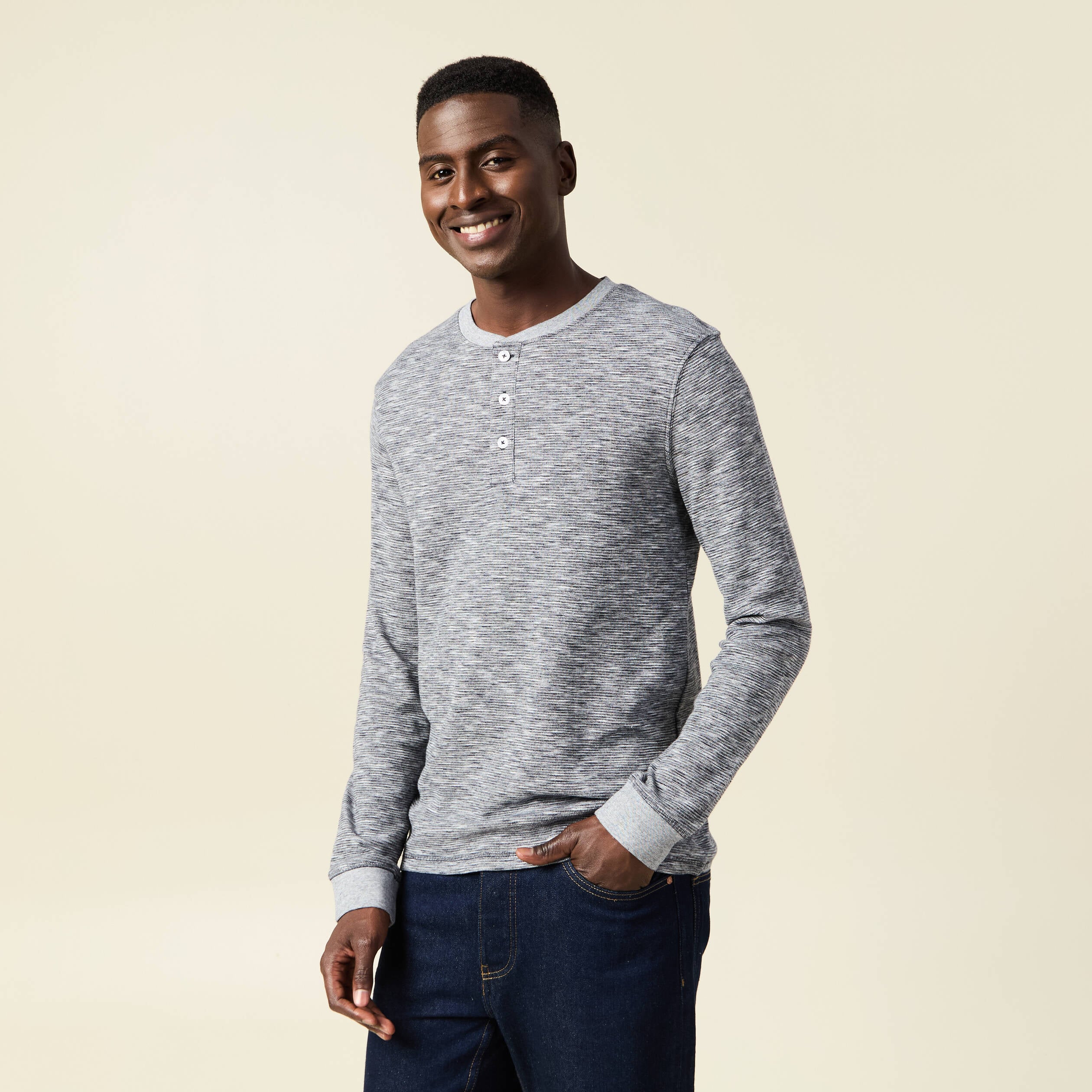 T-shirt en coton manches longues bleu fonc&eacute; homme