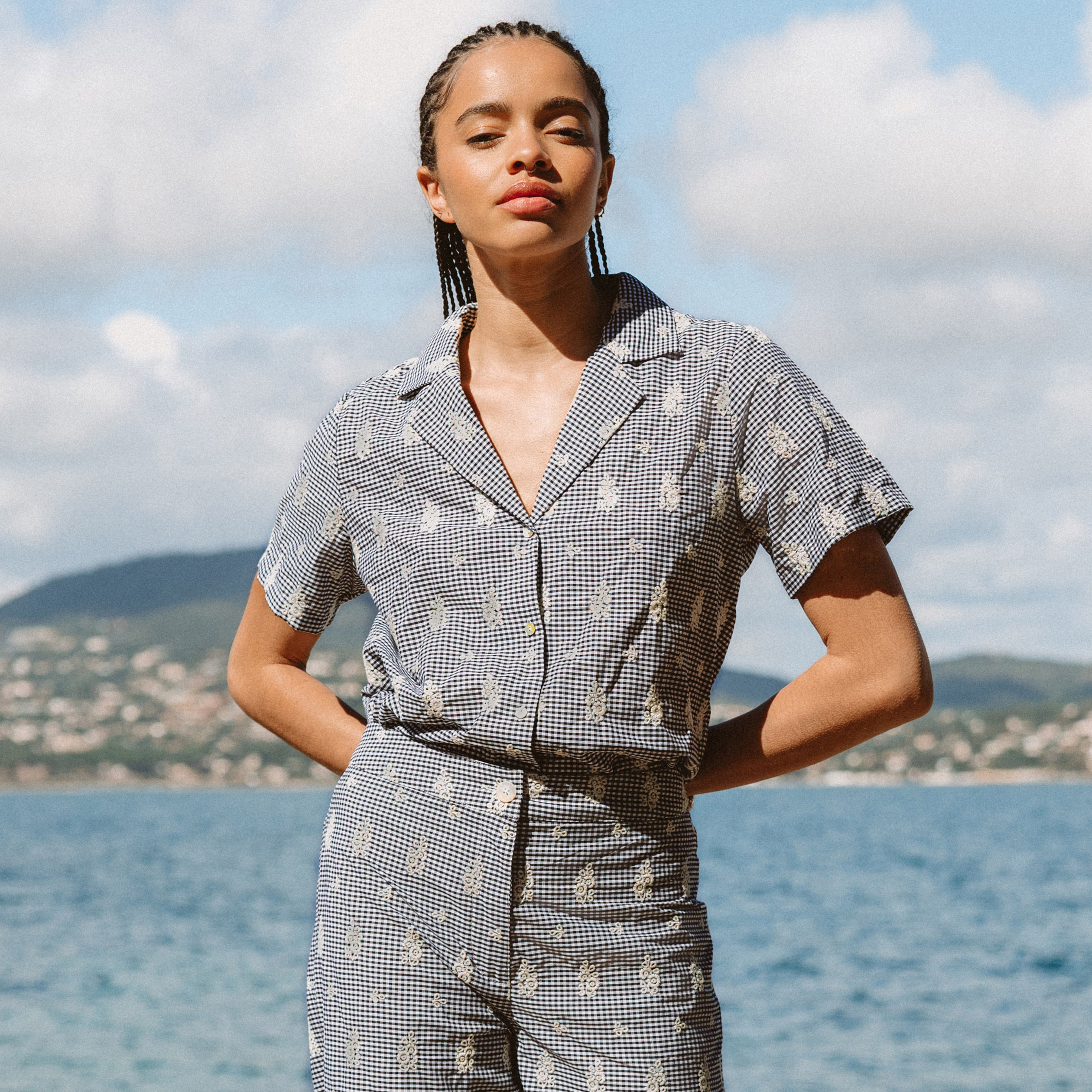 Chemise en coton manches courtes noir femme