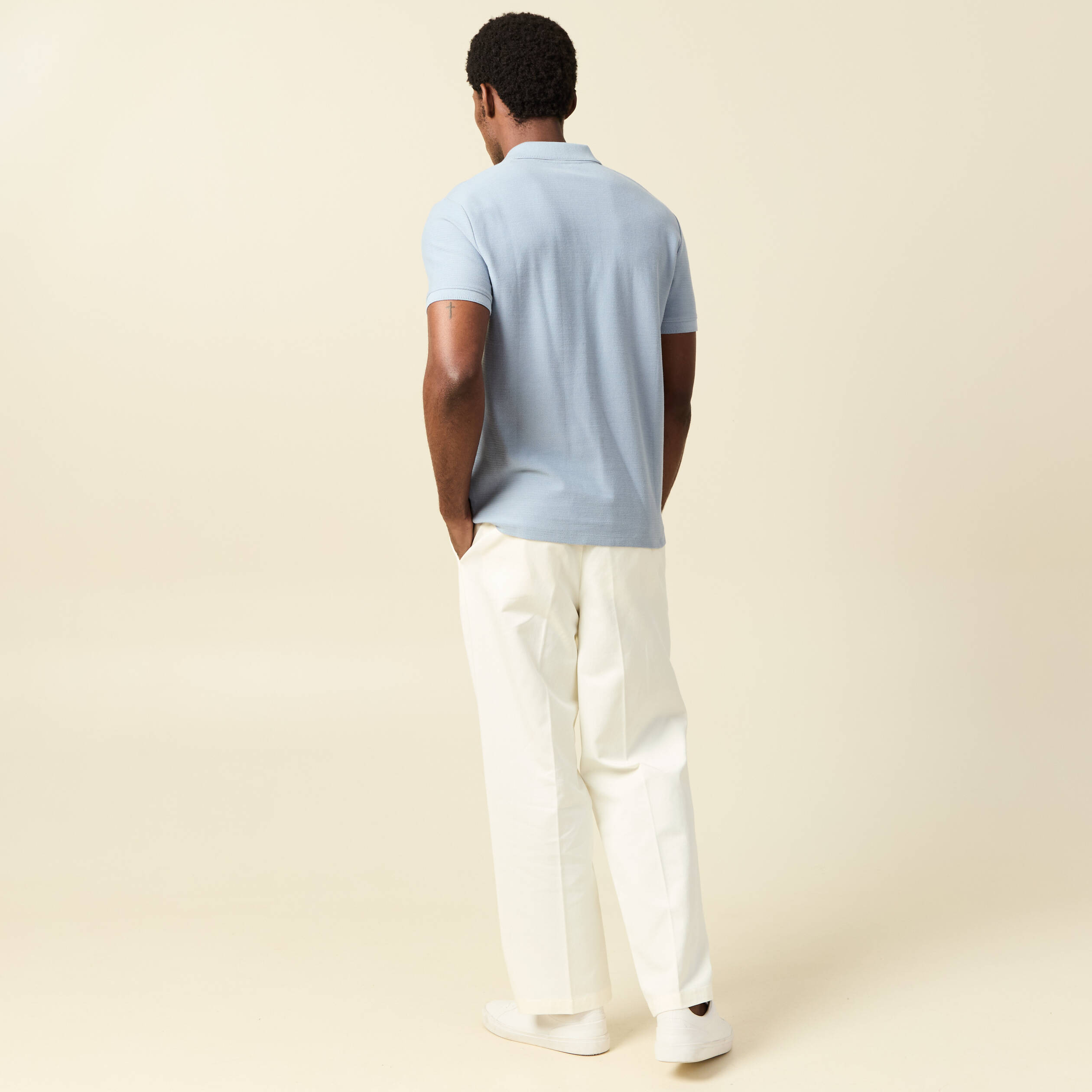 Polo cintr&eacute; manches courtes bleu gris homme