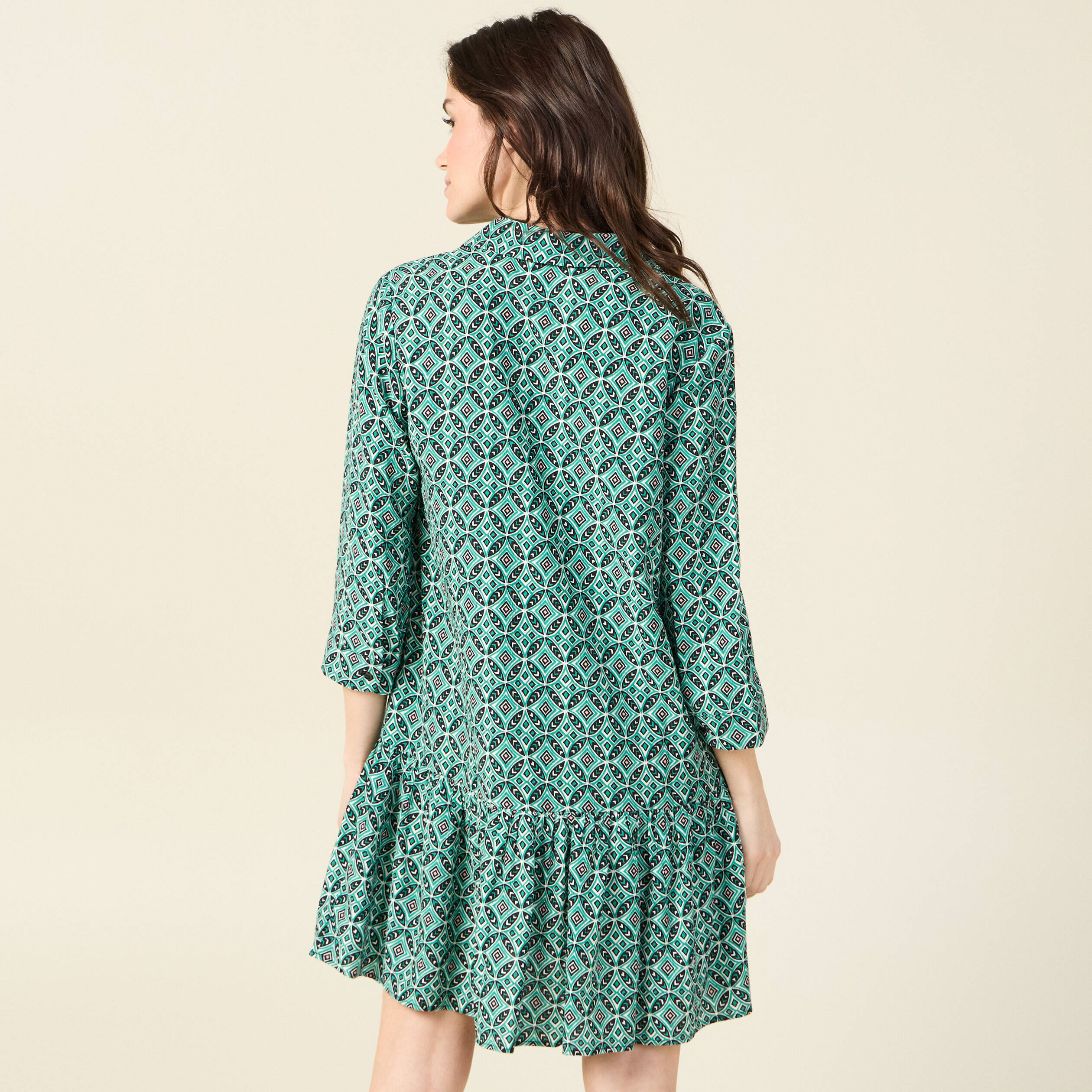 Robe courte &eacute;vas&eacute;e manches longues vert femme
