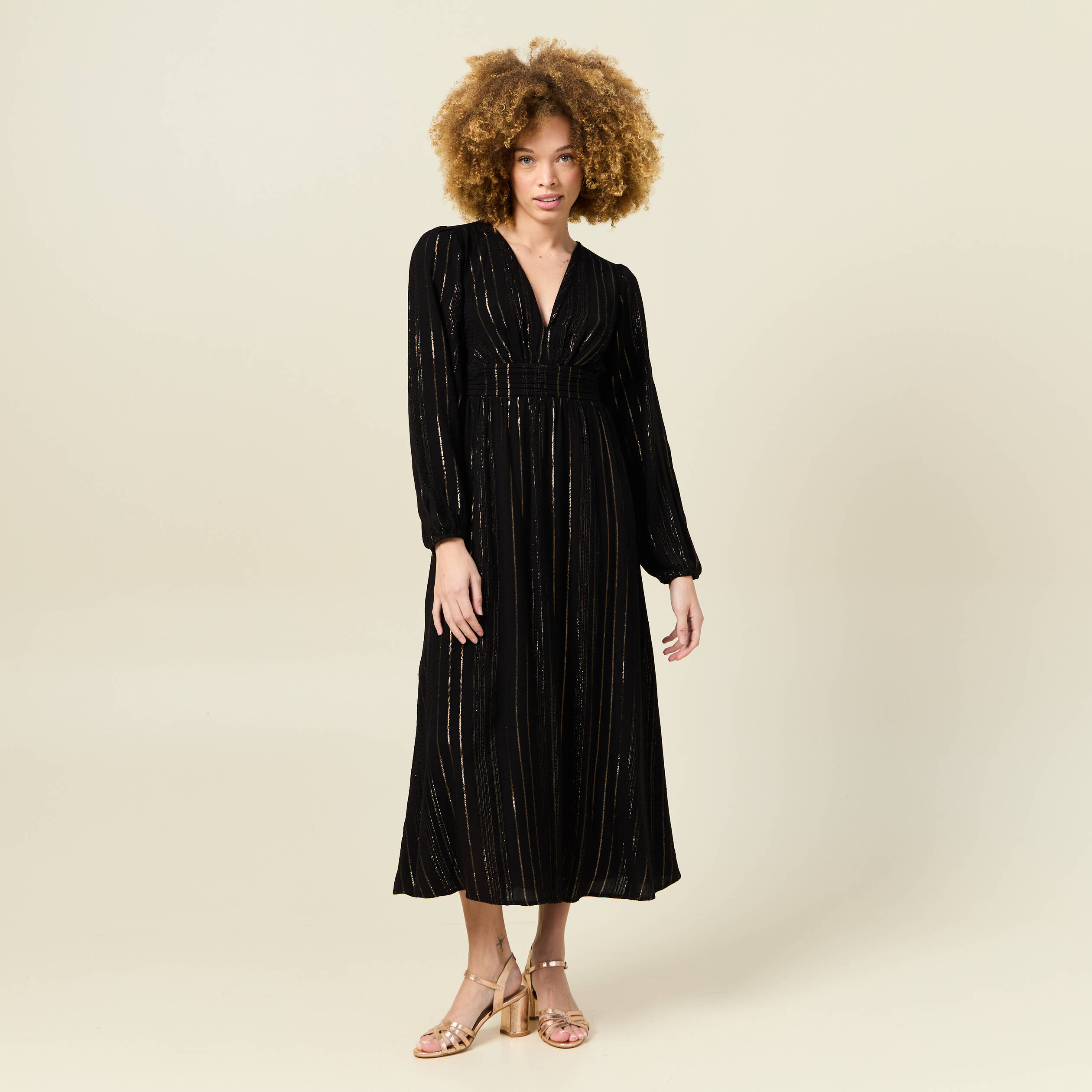robe longue evasee fluide noir femme Robe longue évasée fluide noir femme