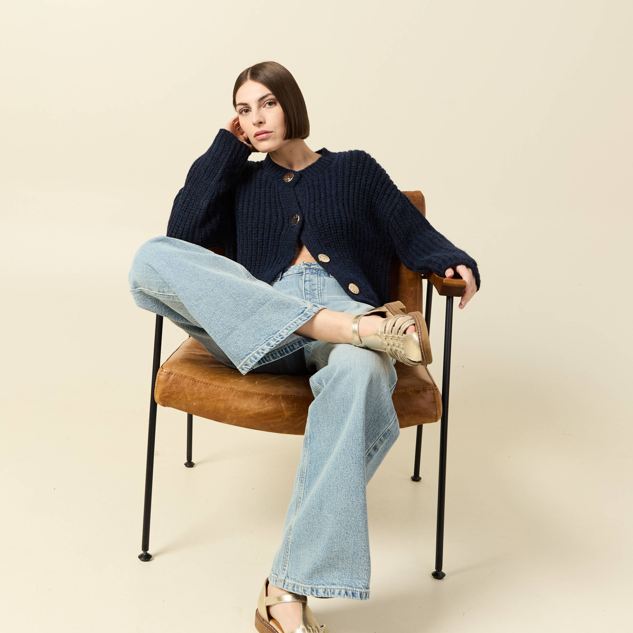 Gilet droit court manches longues bleu marine femme