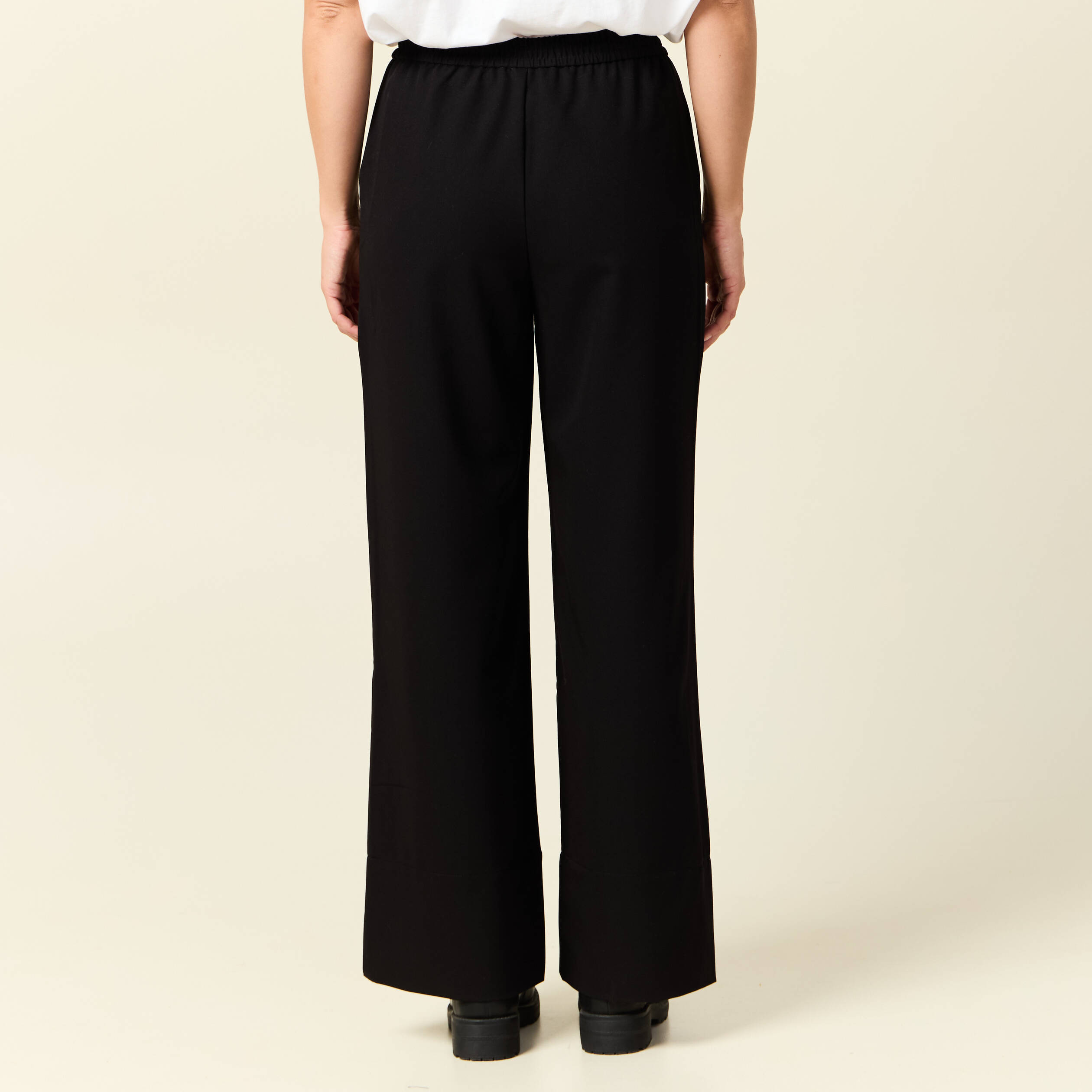 pantalon large elastique noir femme Pantalon large élastiqué noir femme