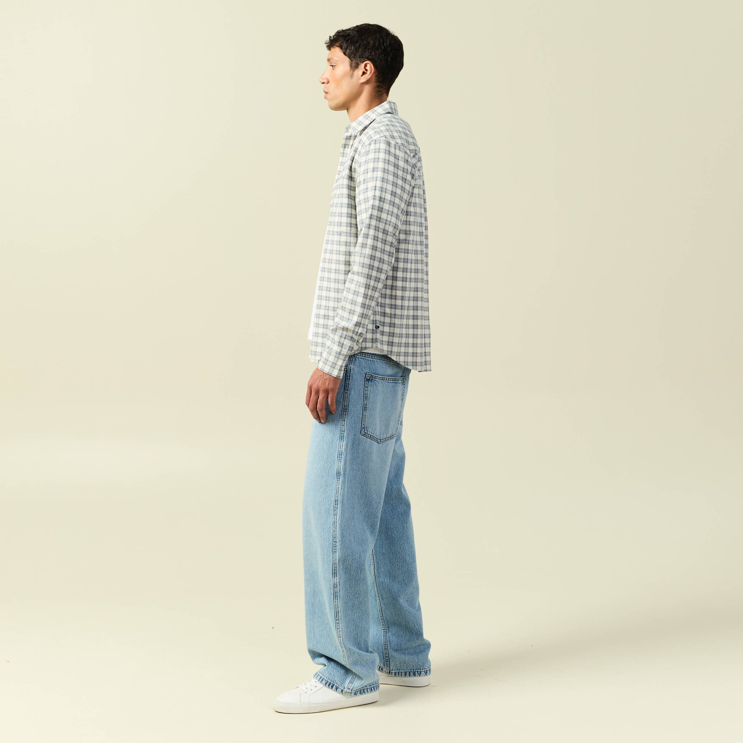 Chemise droite courte en coton ecru homme