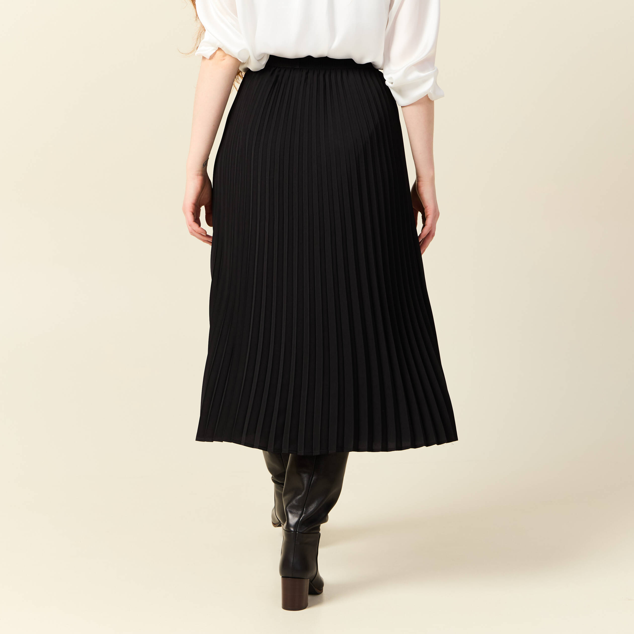 jupe longue evasee plissee noir femme Jupe longue évasée plissée noir femme