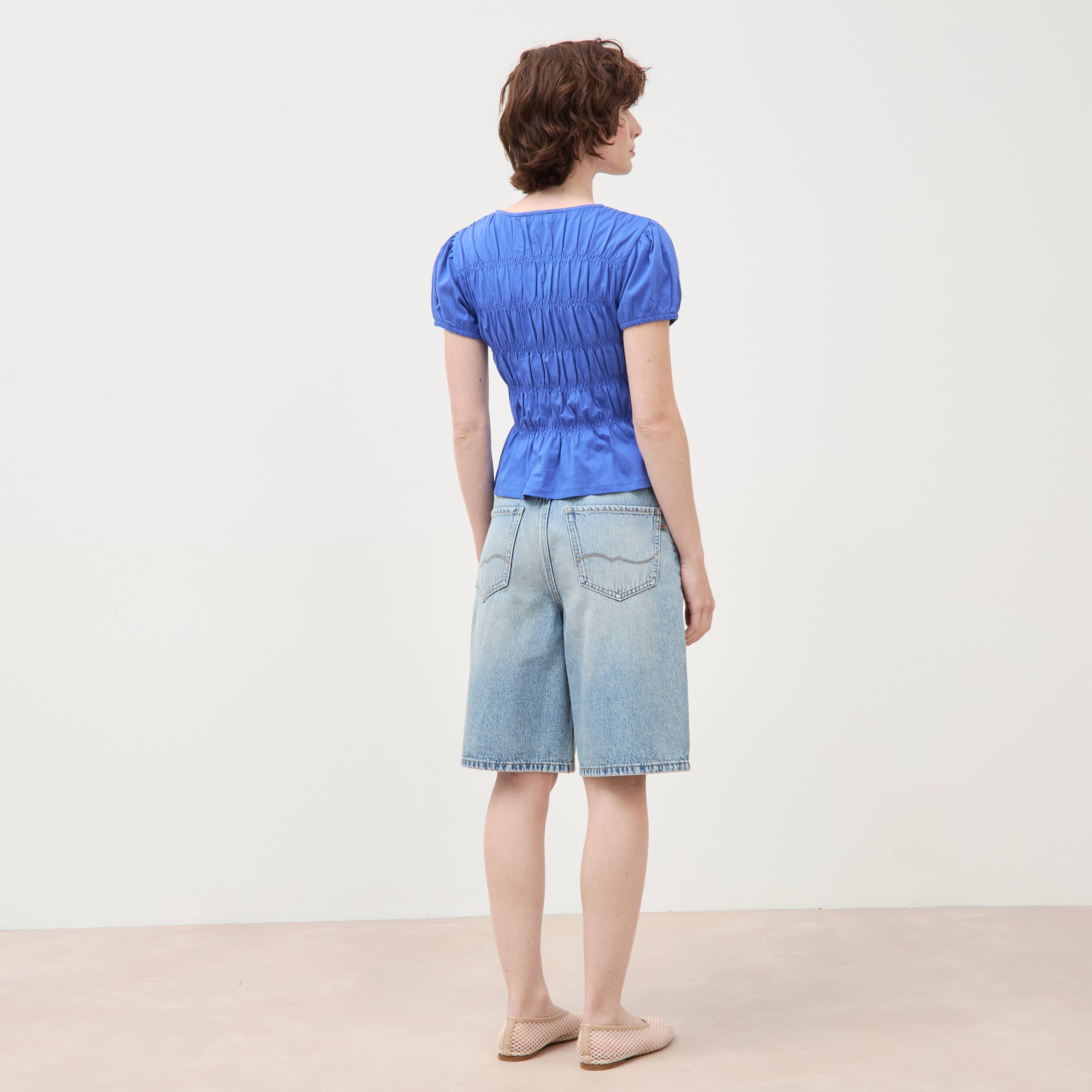 T-shirt fronc&eacute; col rond manches courtes bleu electrique femme