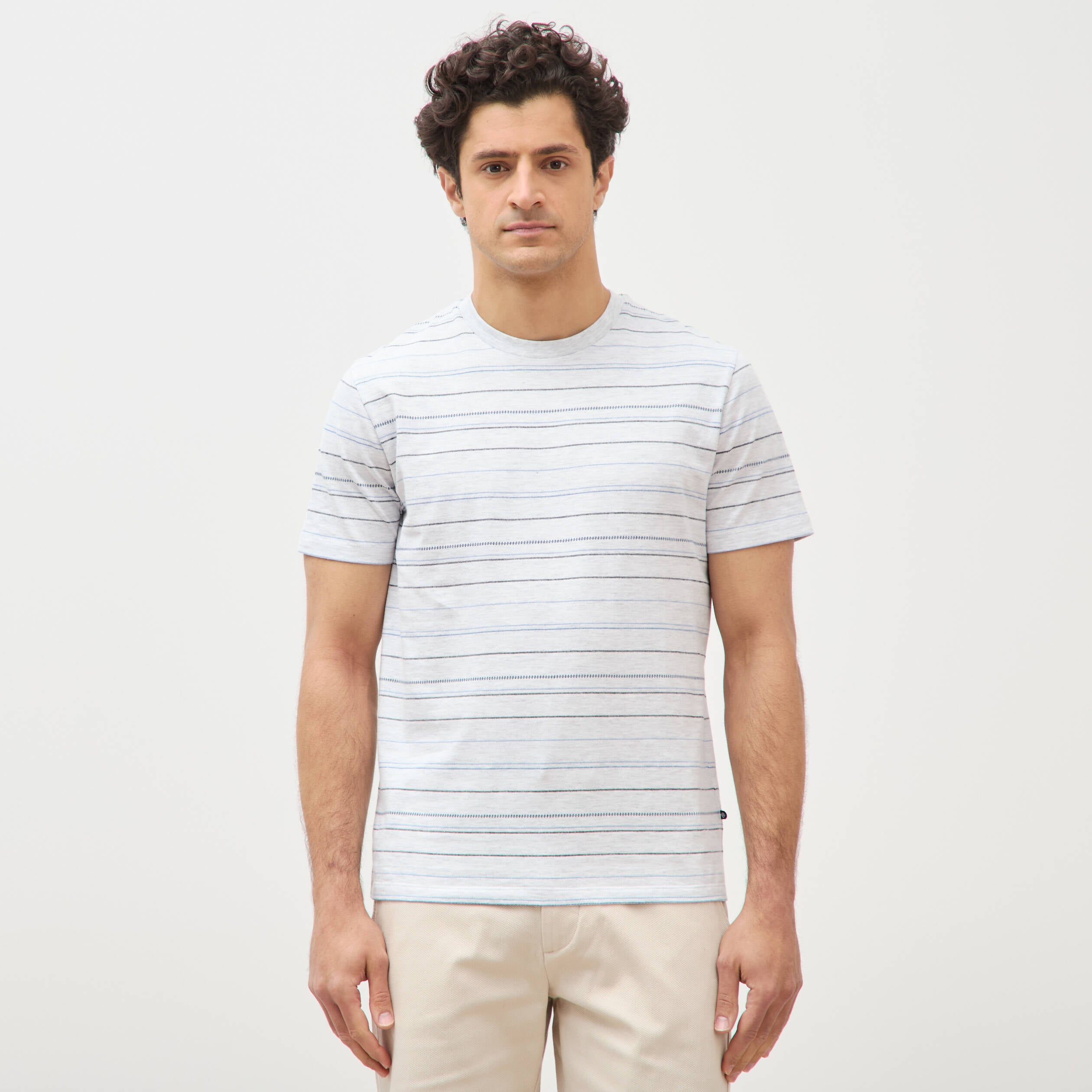 T-shirt cintr&eacute; col rond manches courtes ecru homme