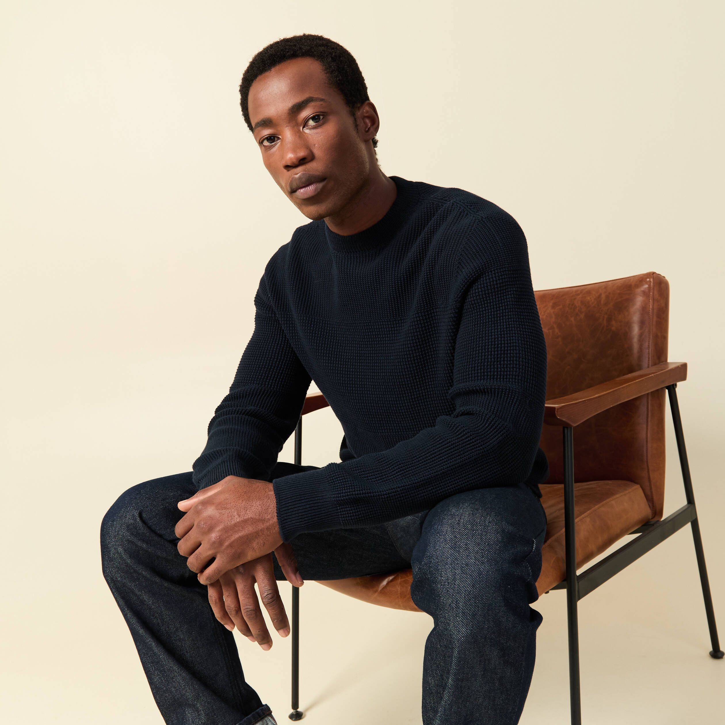 Pull col rond manches longues en coton bleu marine homme