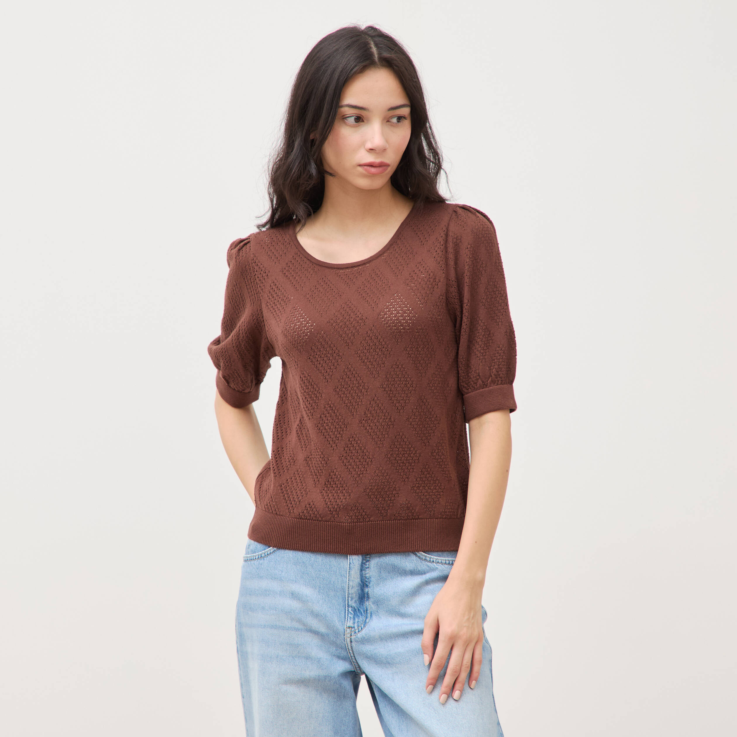 Pull ajour&eacute; droit court manches courtes marron fonc&eacute; femme