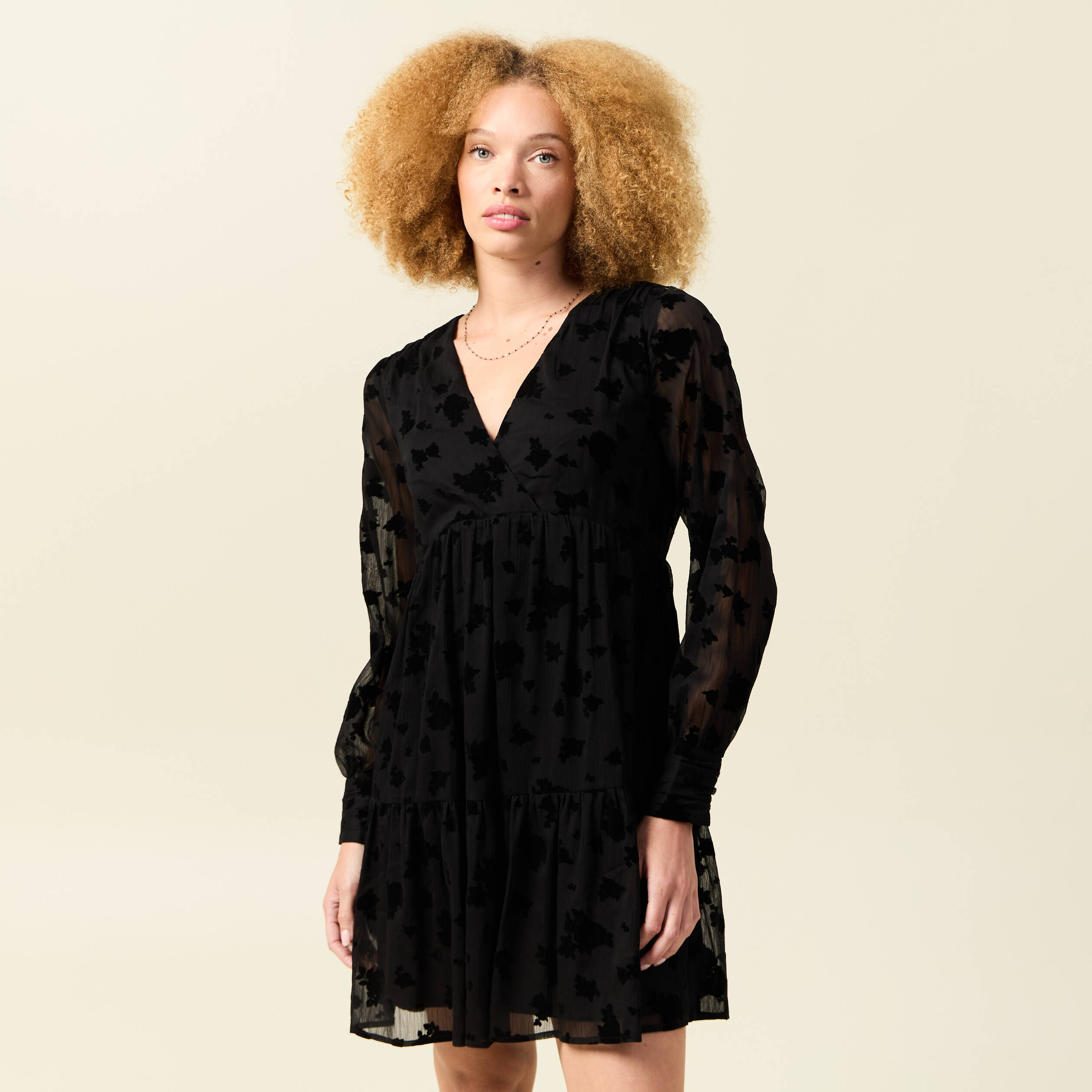 Robe manches longues en voile doubl&eacute;e noir femme