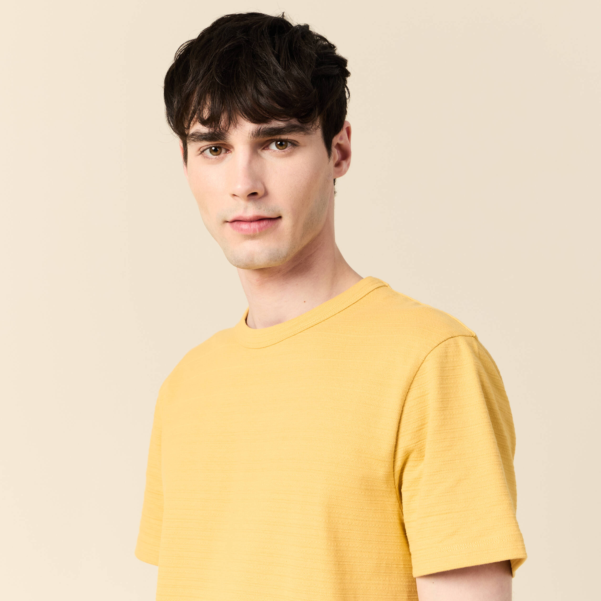 t shirt manches courtes jaune moutarde homme T-shirt manches courtes jaune moutarde homme